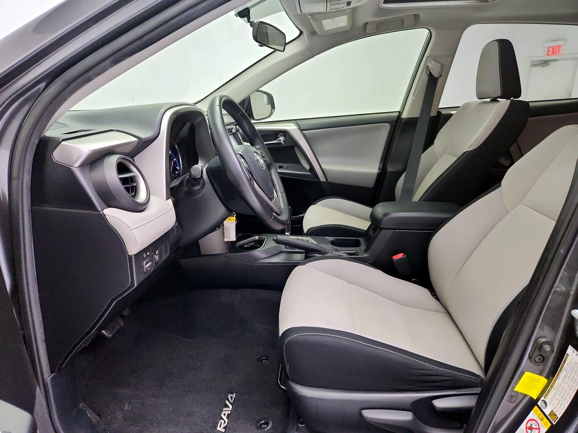 Thumbnail: 2016 Toyota RAV4 - 11