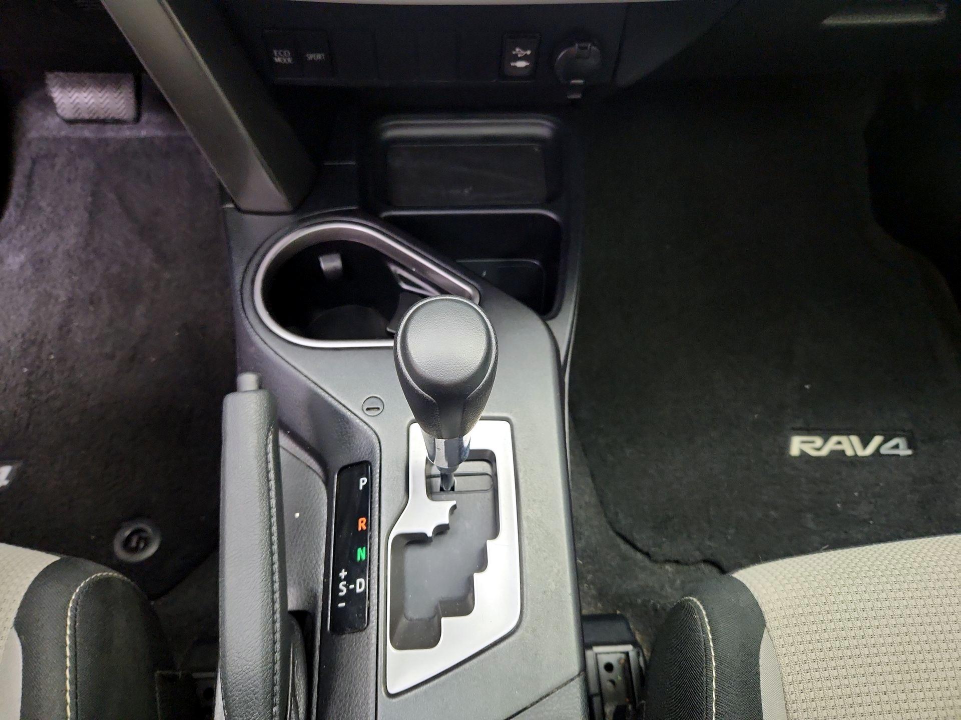 Thumbnail: 2016 Toyota RAV4 - 17