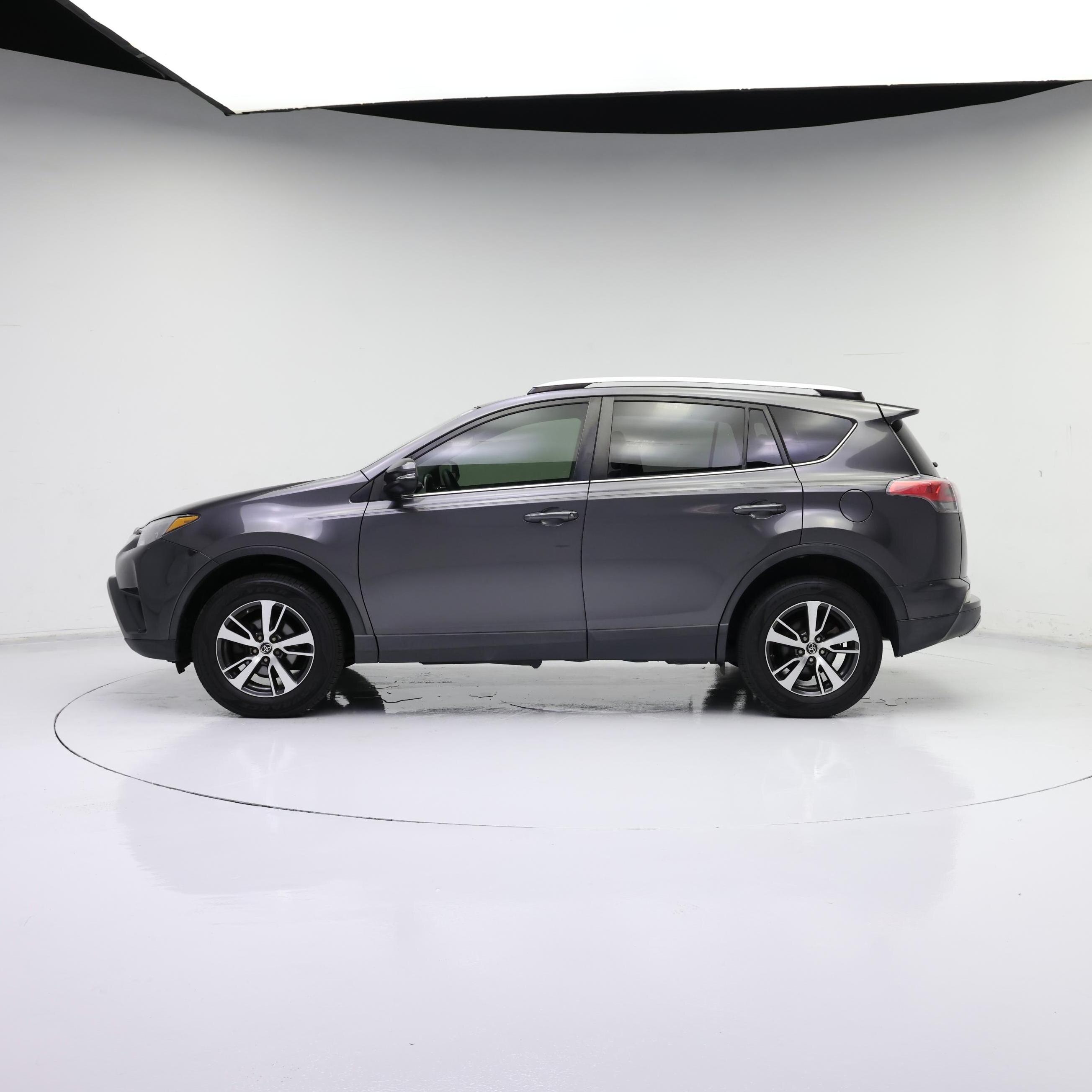 Thumbnail: 2016 Toyota RAV4 - 3