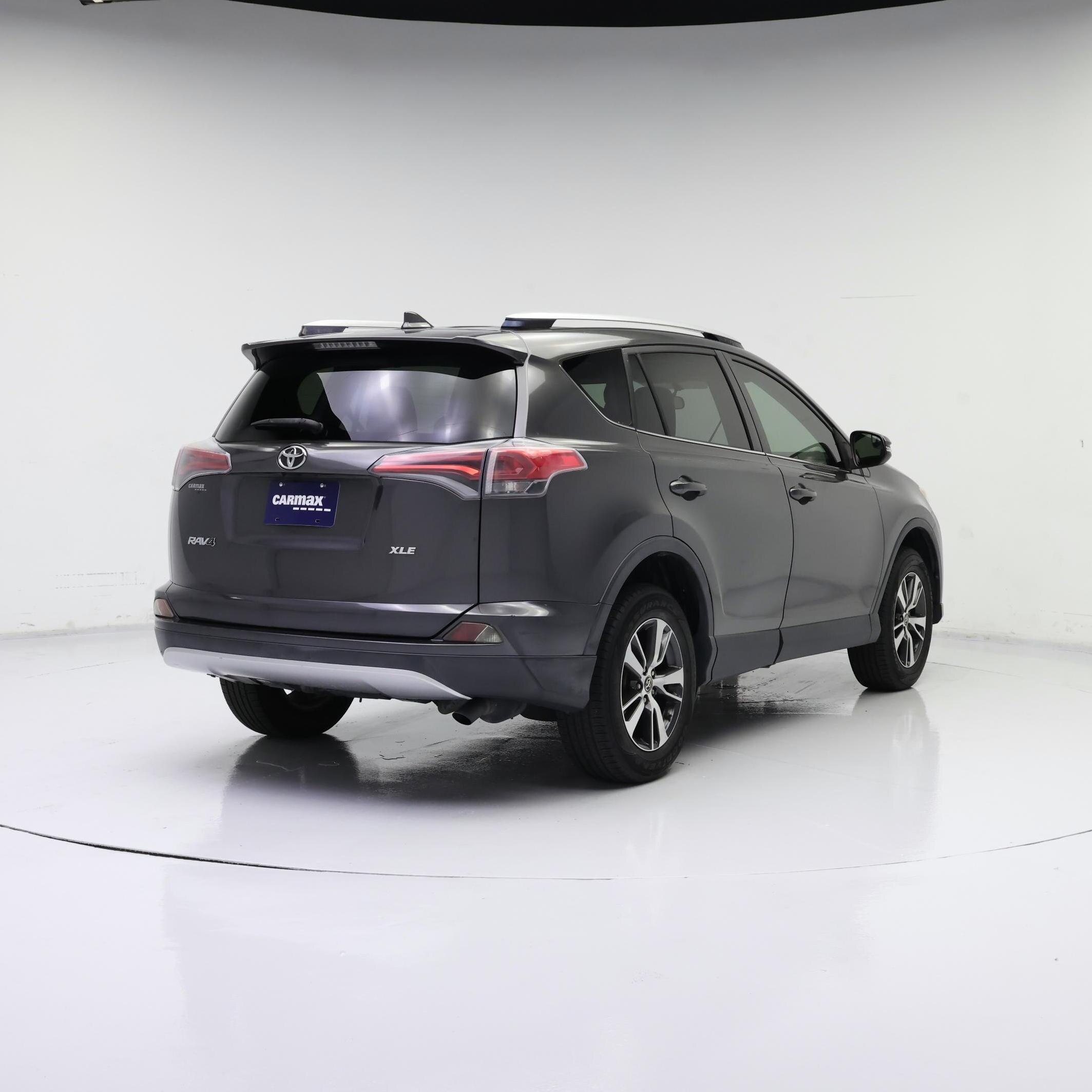 Thumbnail: 2016 Toyota RAV4 - 8
