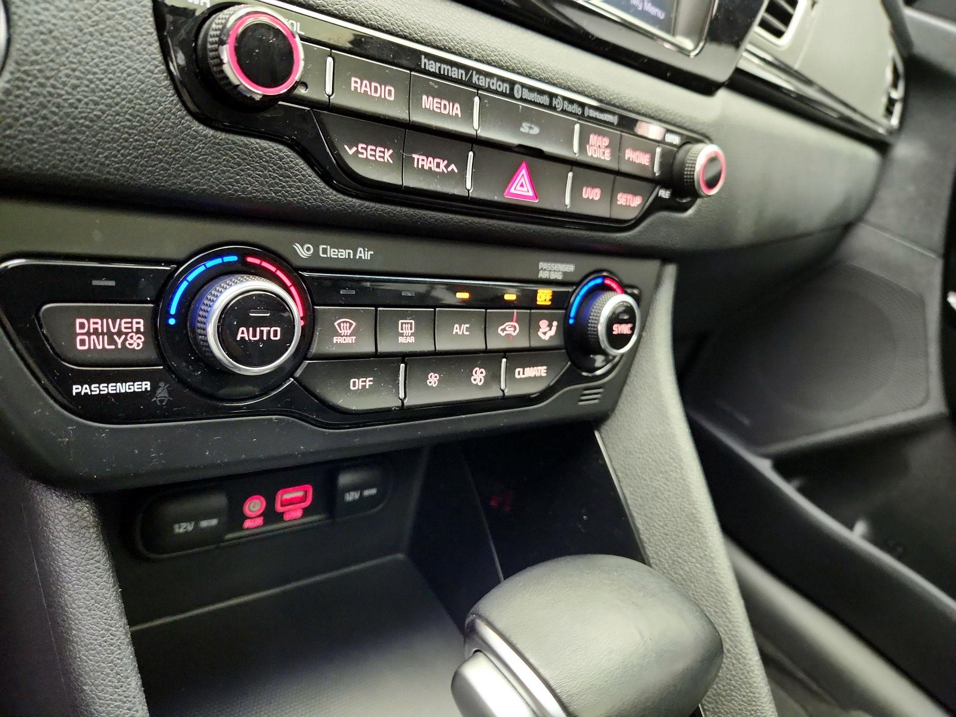 Thumbnail: 2017 Kia Niro - 17