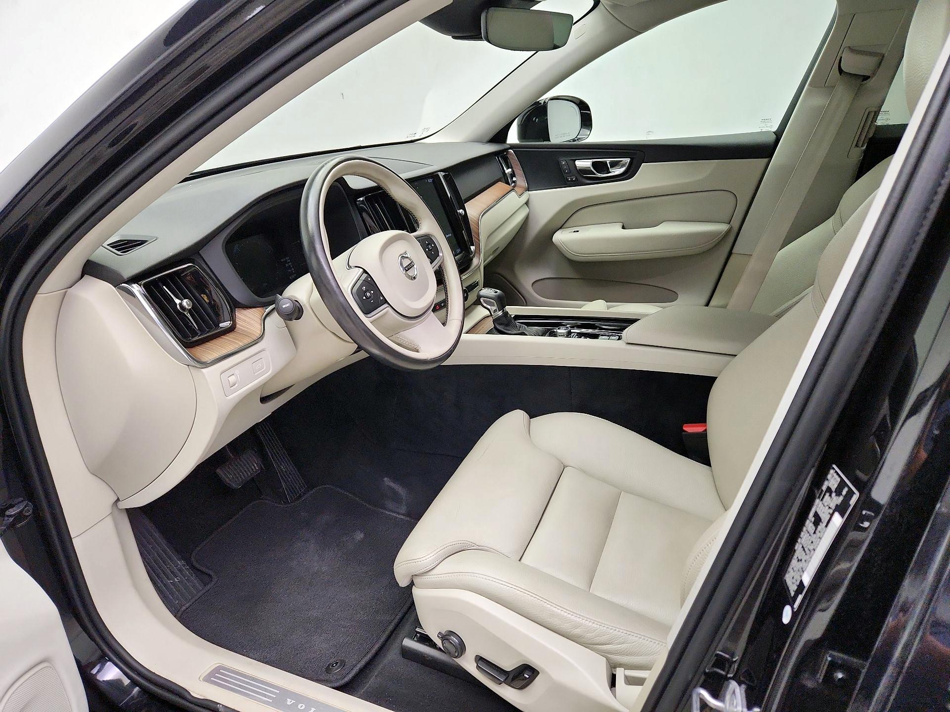 Thumbnail: 2019 Volvo XC60 - 11