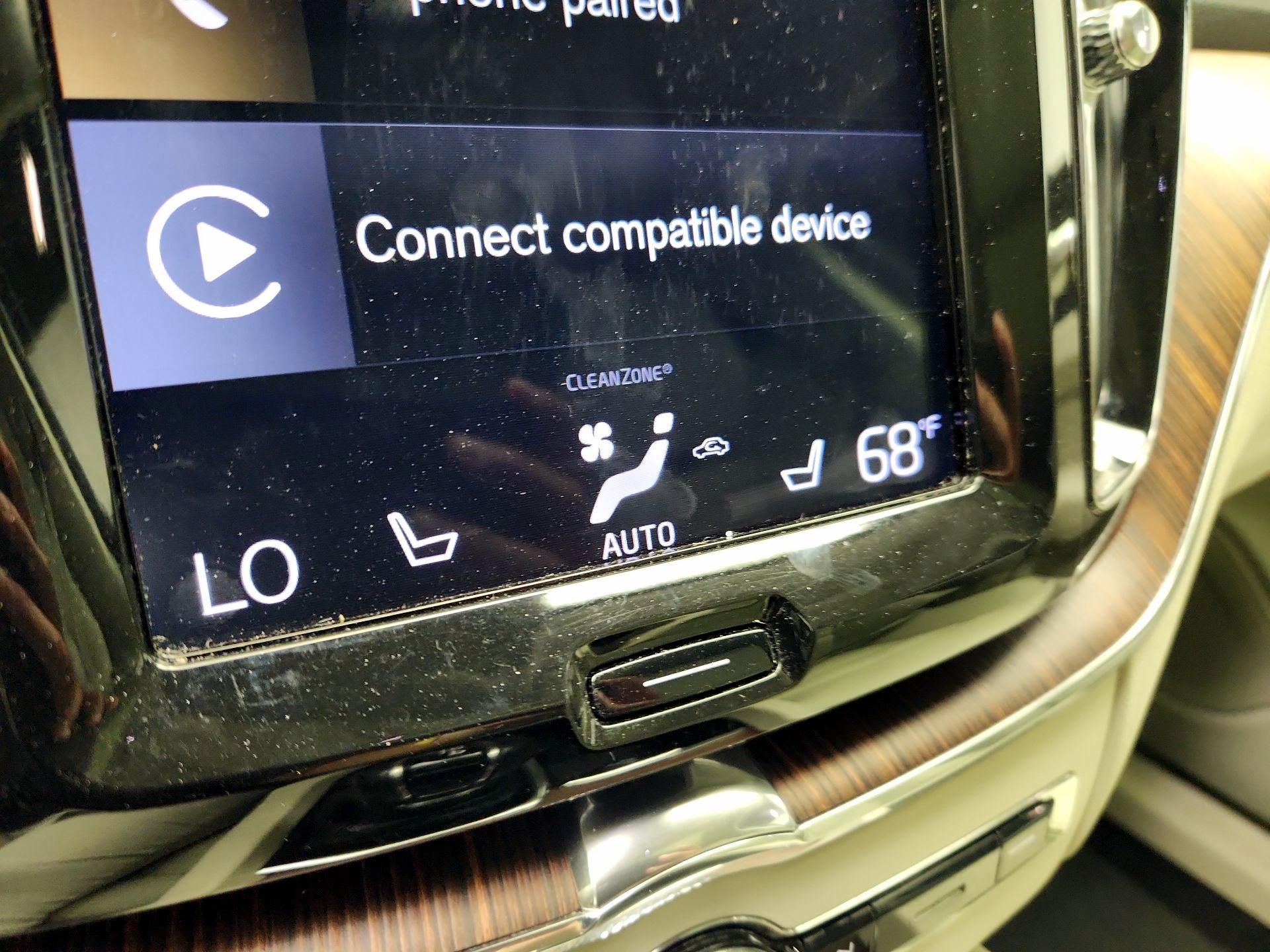 Thumbnail: 2019 Volvo XC60 - 16