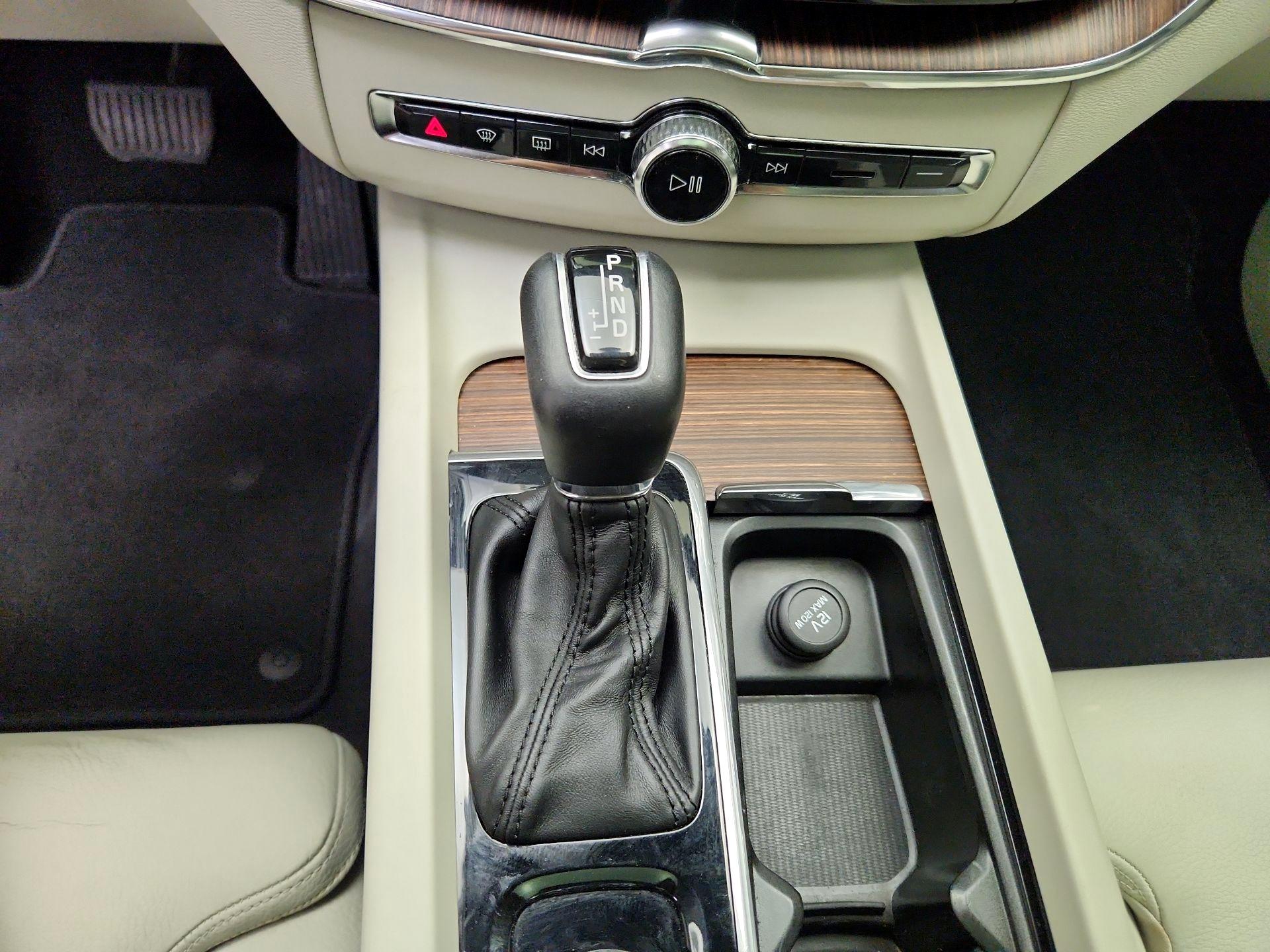 Thumbnail: 2019 Volvo XC60 - 17