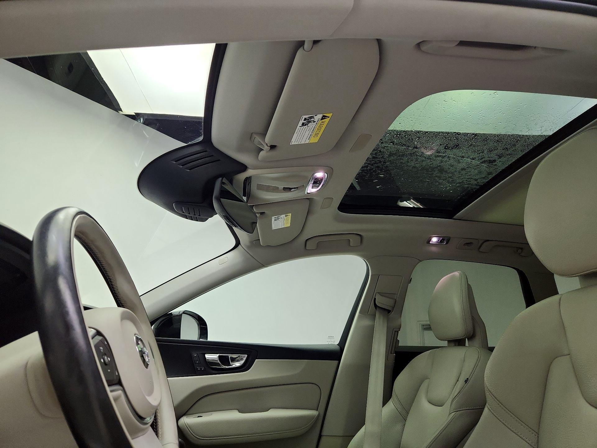 Thumbnail: 2019 Volvo XC60 - 19