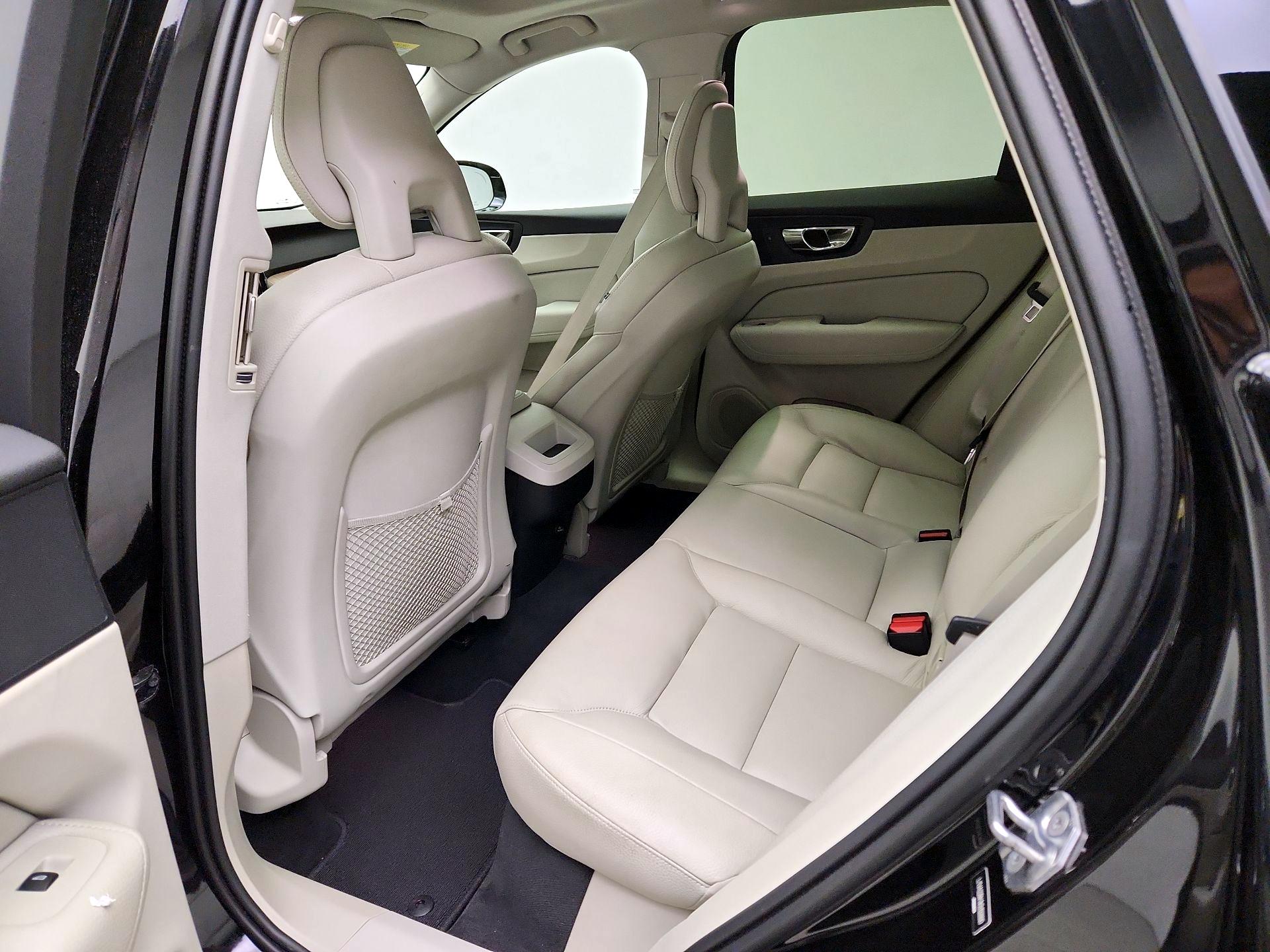 Thumbnail: 2019 Volvo XC60 - 20