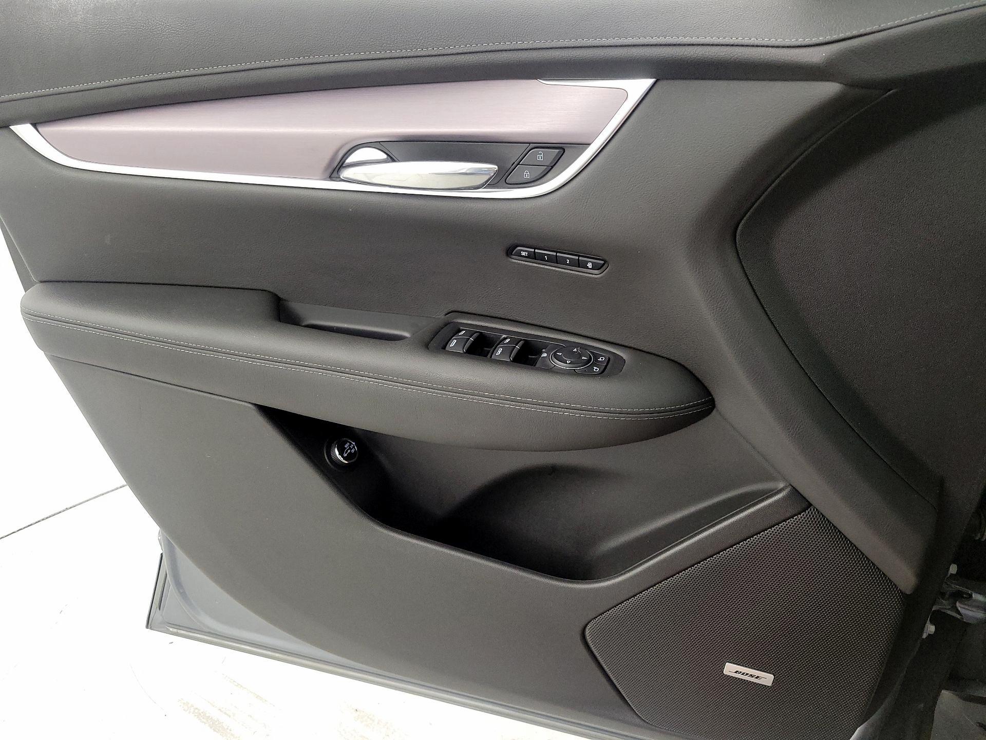 Thumbnail: 2021 Cadillac XT6 - 12