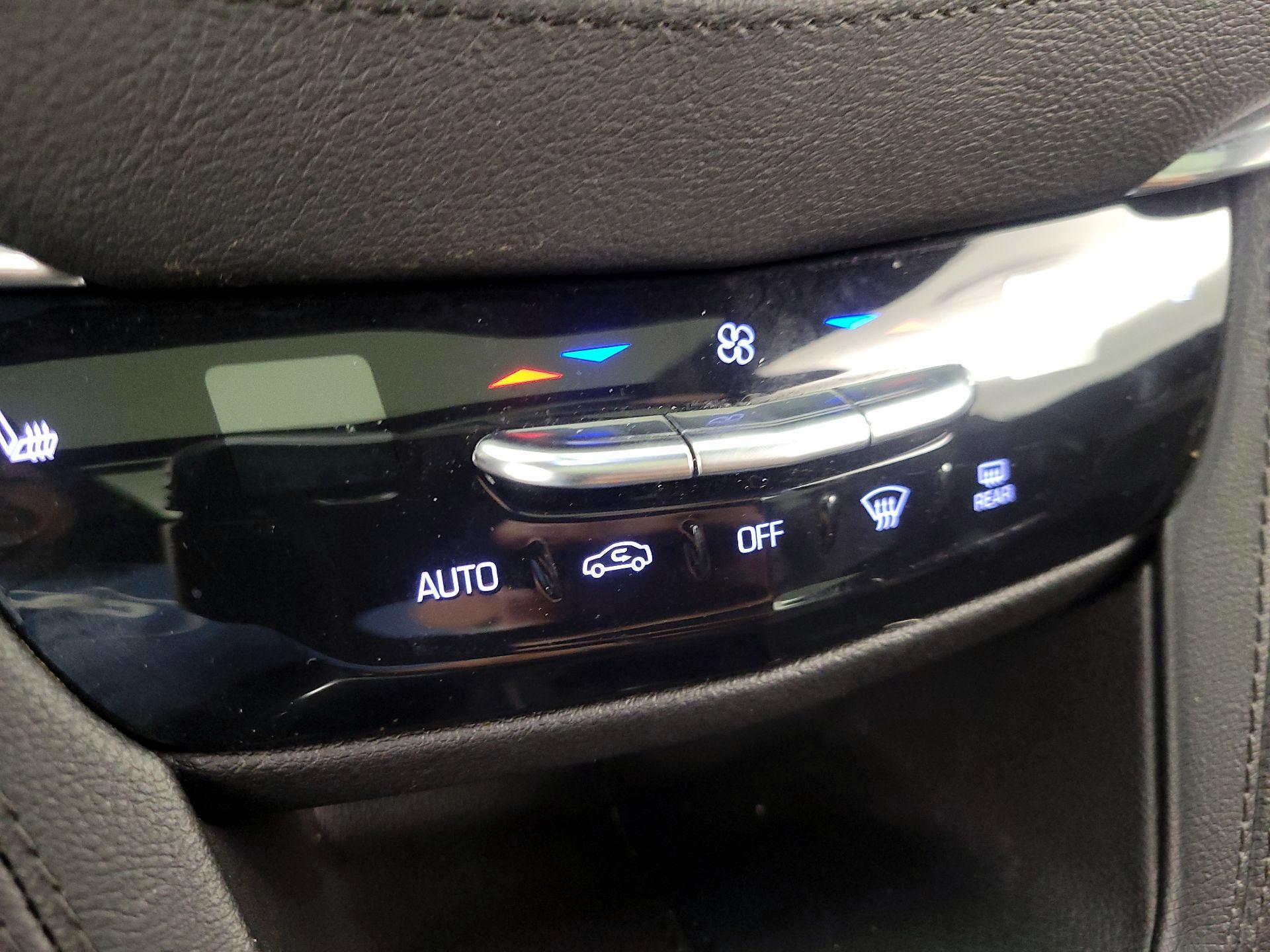 Thumbnail: 2021 Cadillac XT6 - 16