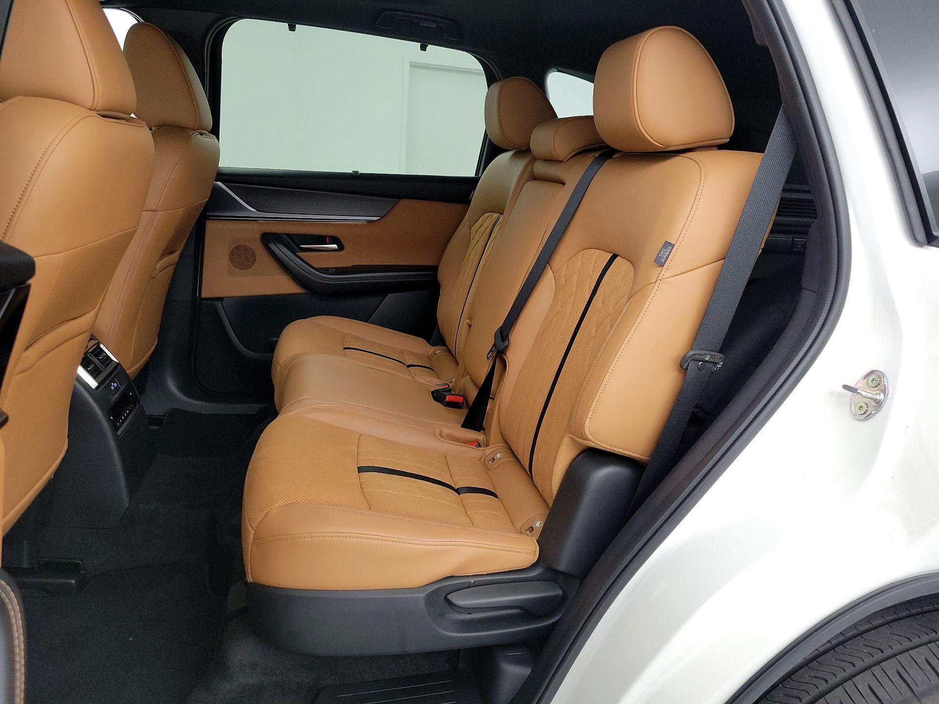 Thumbnail: 2025 Mazda CX-70 - 20