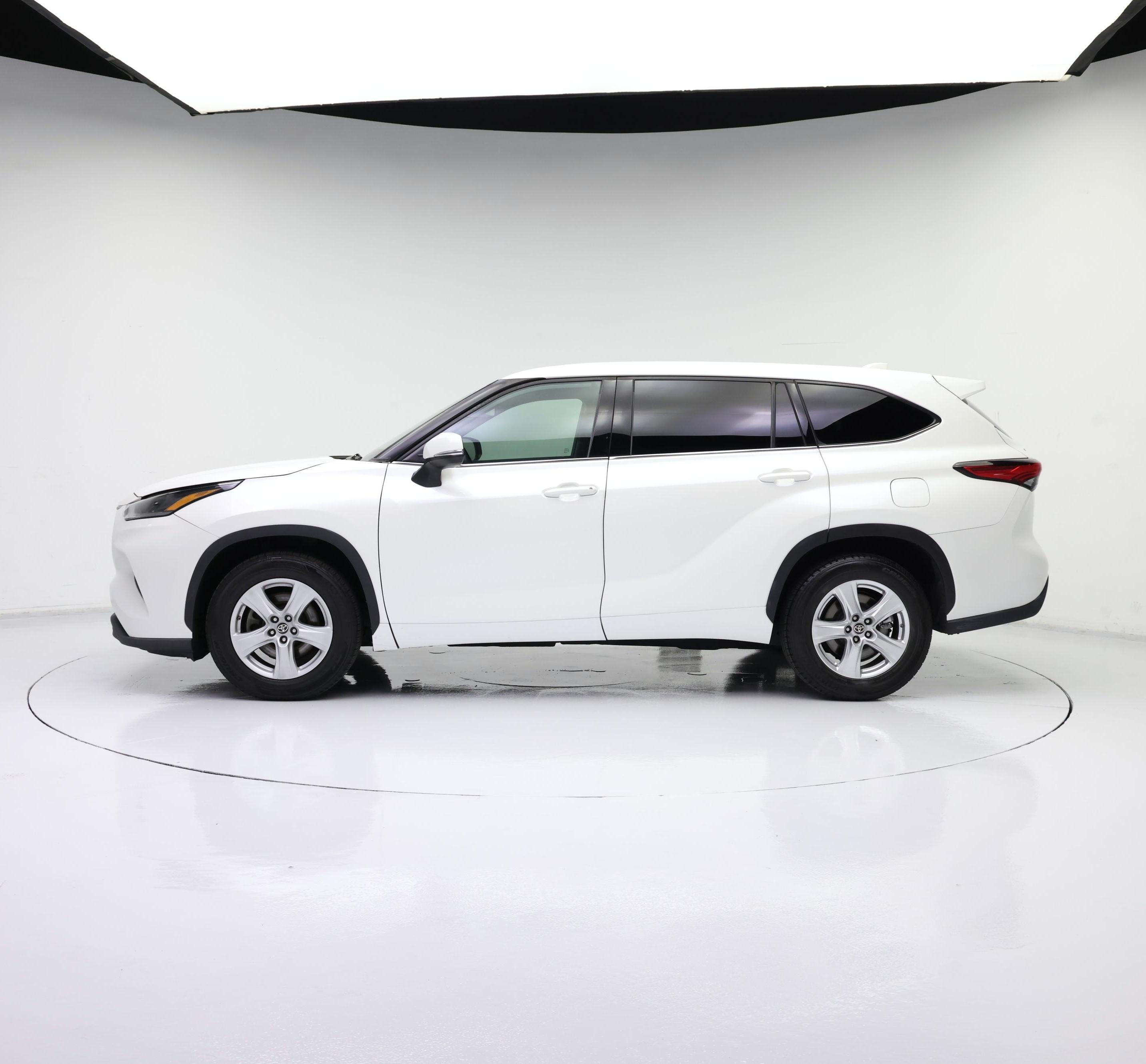 Thumbnail: 2021 Toyota Highlander - 3