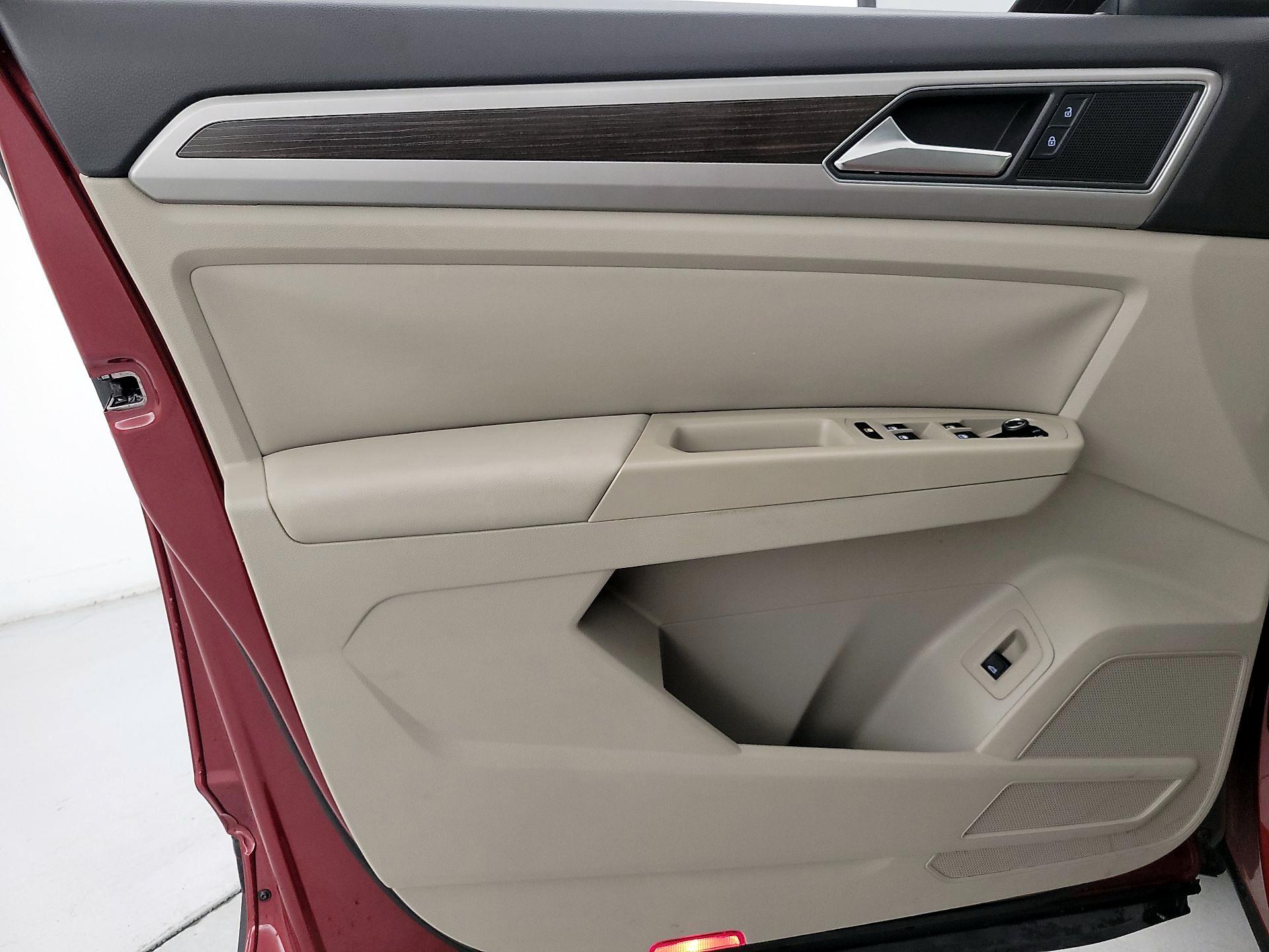 Thumbnail: 2018 Volkswagen Atlas - 12