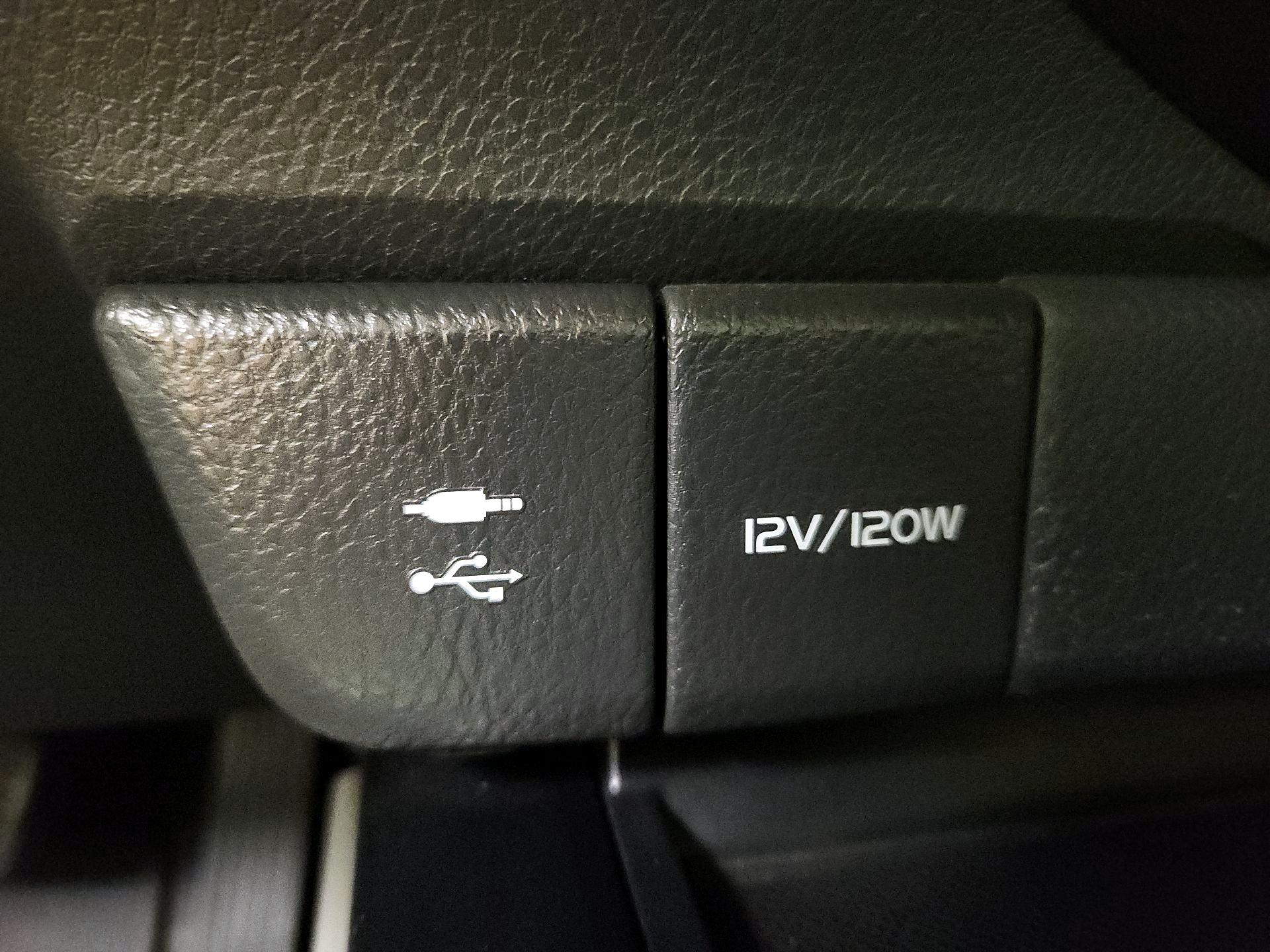 Thumbnail: 2019 Toyota Camry - 18