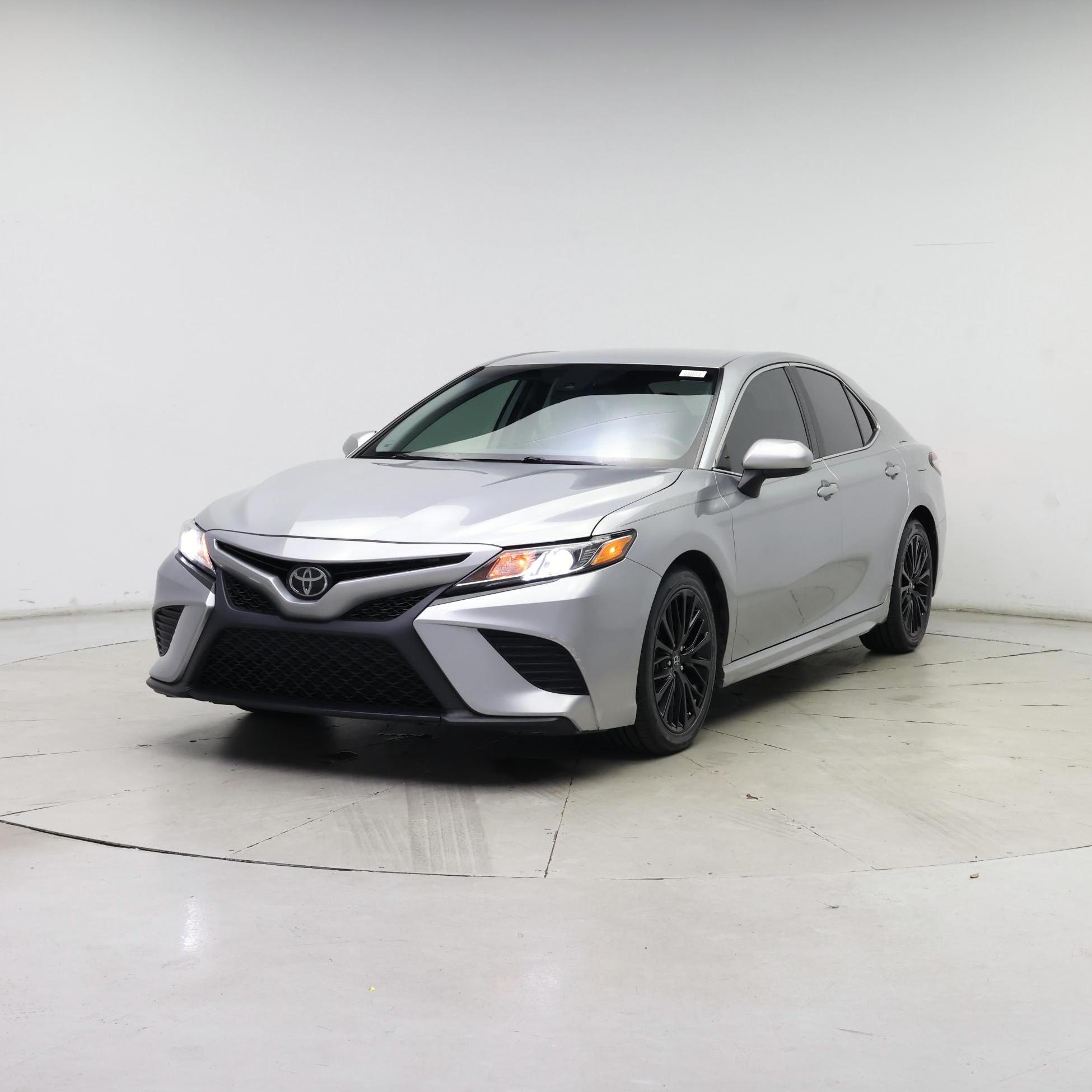 Thumbnail: 2019 Toyota Camry - 4