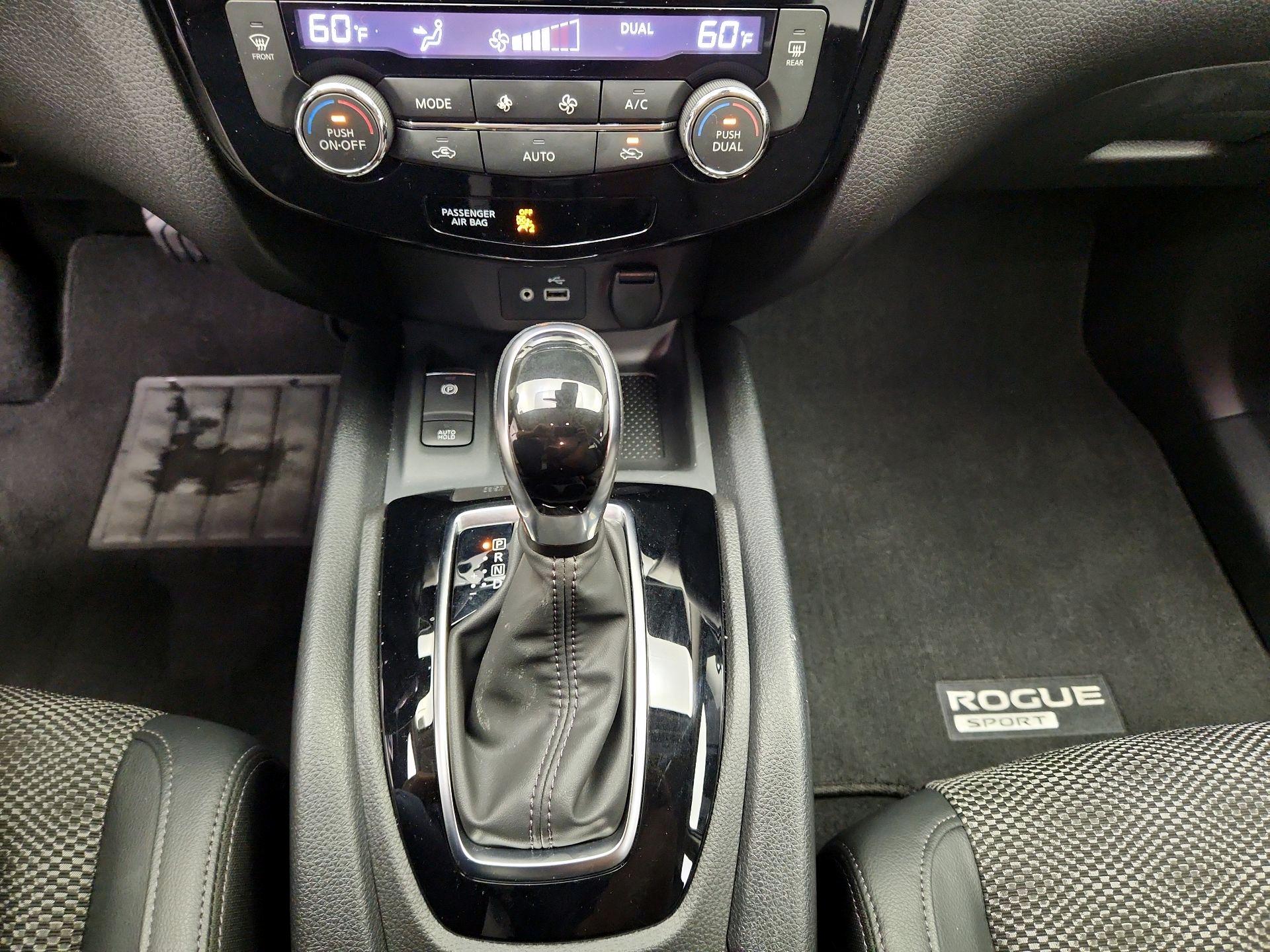 Thumbnail: 2022 Nissan Rogue Sport - 17