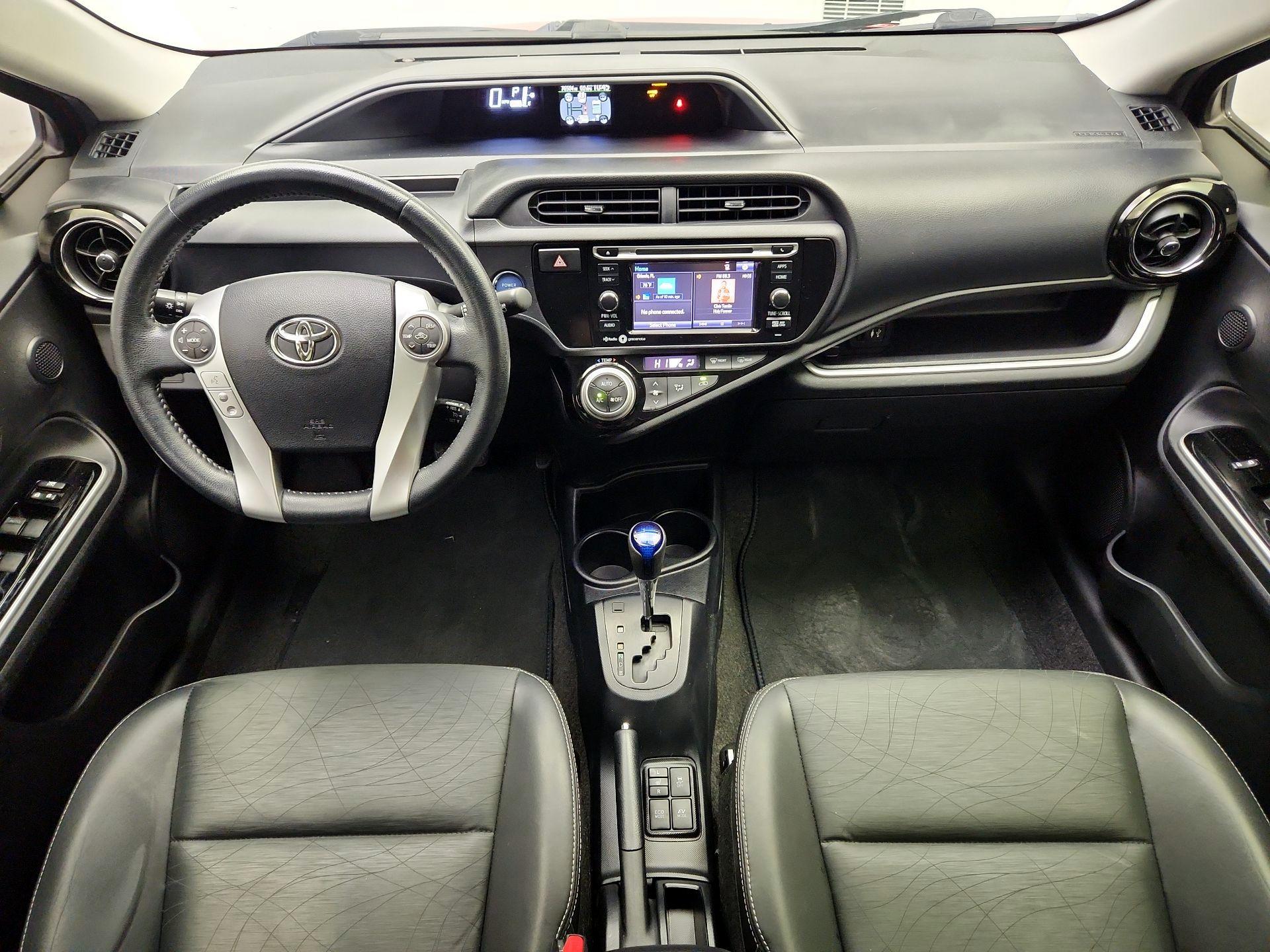 Thumbnail: 2015 Toyota Prius c - 9