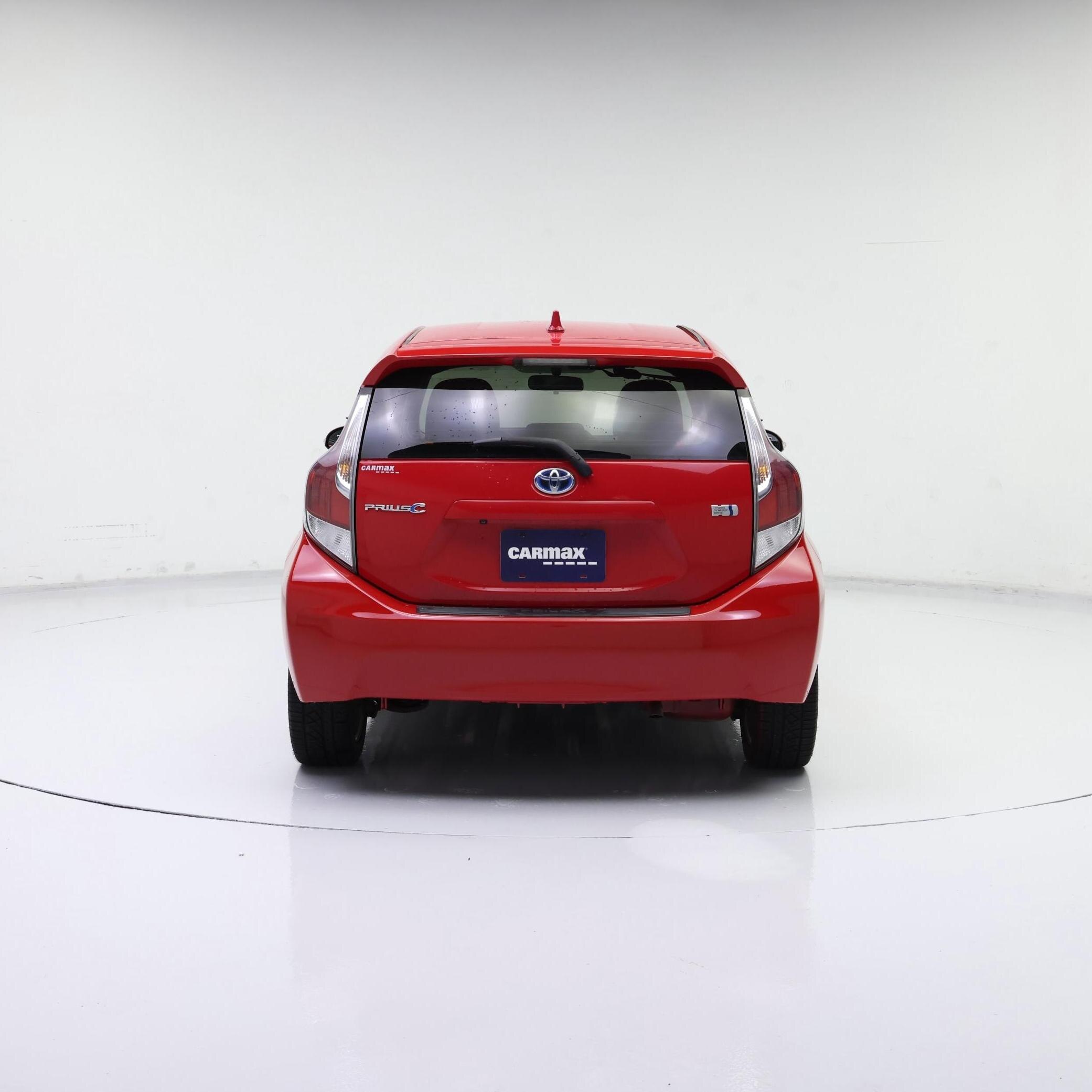 Thumbnail: 2015 Toyota Prius c - 6