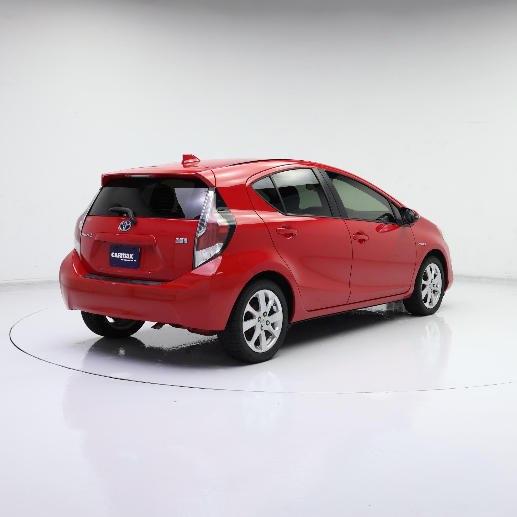 Thumbnail: 2015 Toyota Prius c - 8