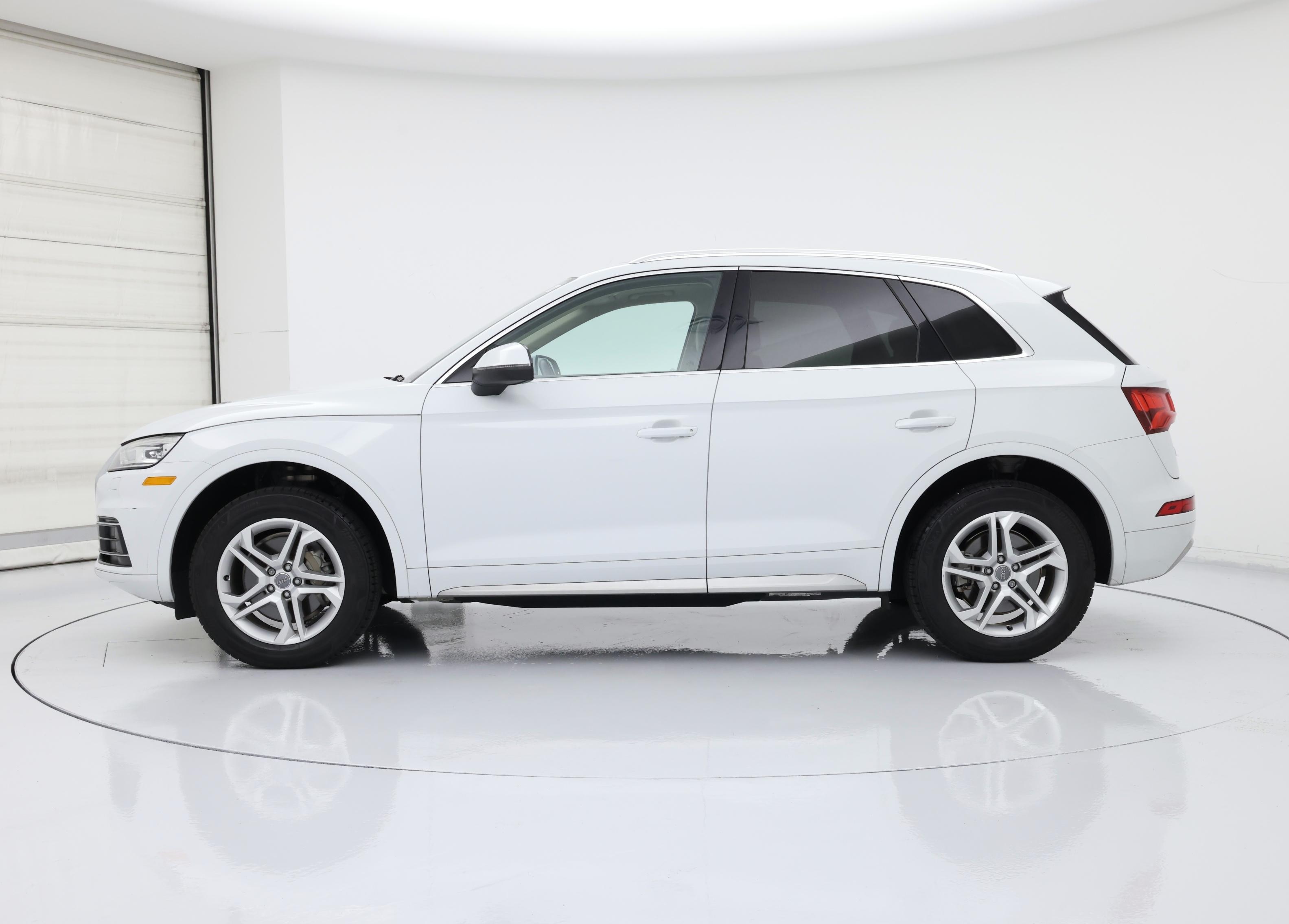 Thumbnail: 2019 Audi Q5 - 3