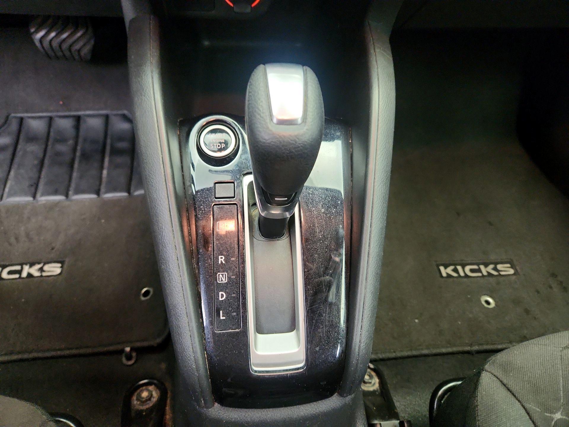 Thumbnail: 2020 Nissan Kicks - 17