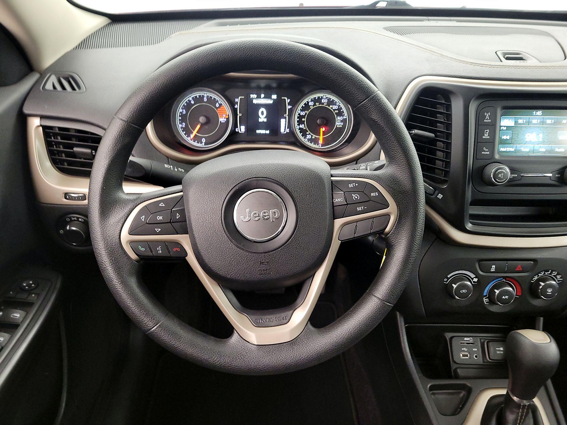 Thumbnail: 2016 Jeep Cherokee - 10