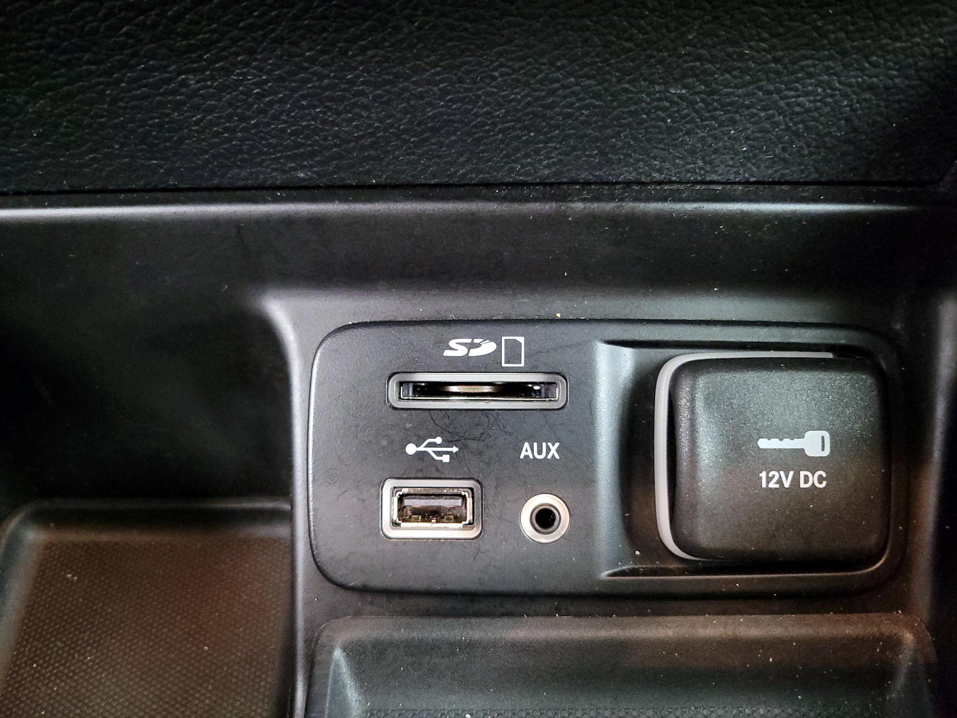Thumbnail: 2016 Jeep Cherokee - 18