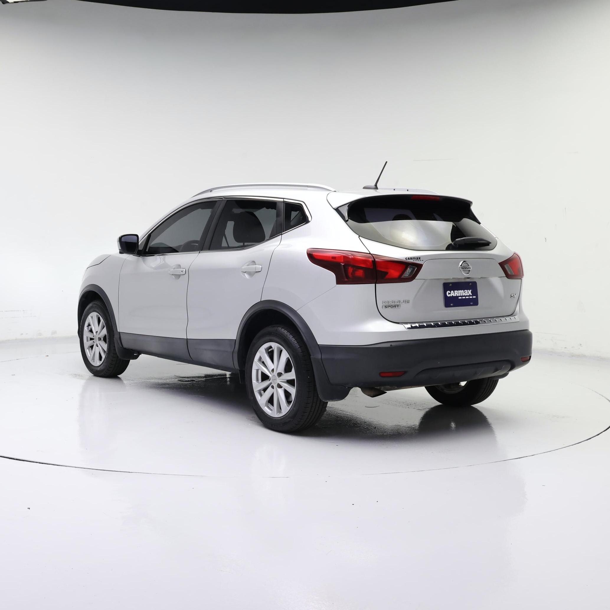 Thumbnail: 2017 Nissan Rogue Sport - 2