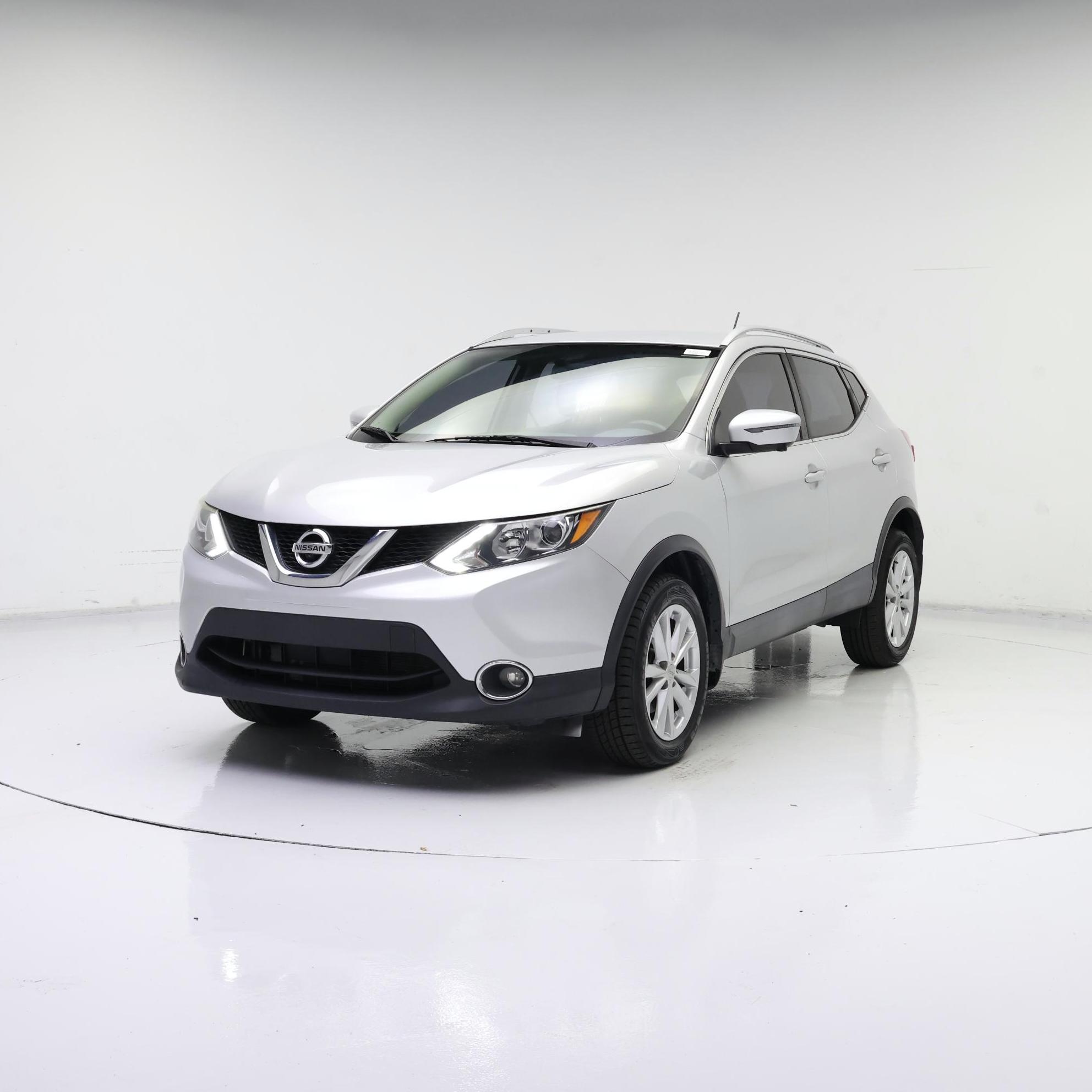 Thumbnail: 2017 Nissan Rogue Sport - 4