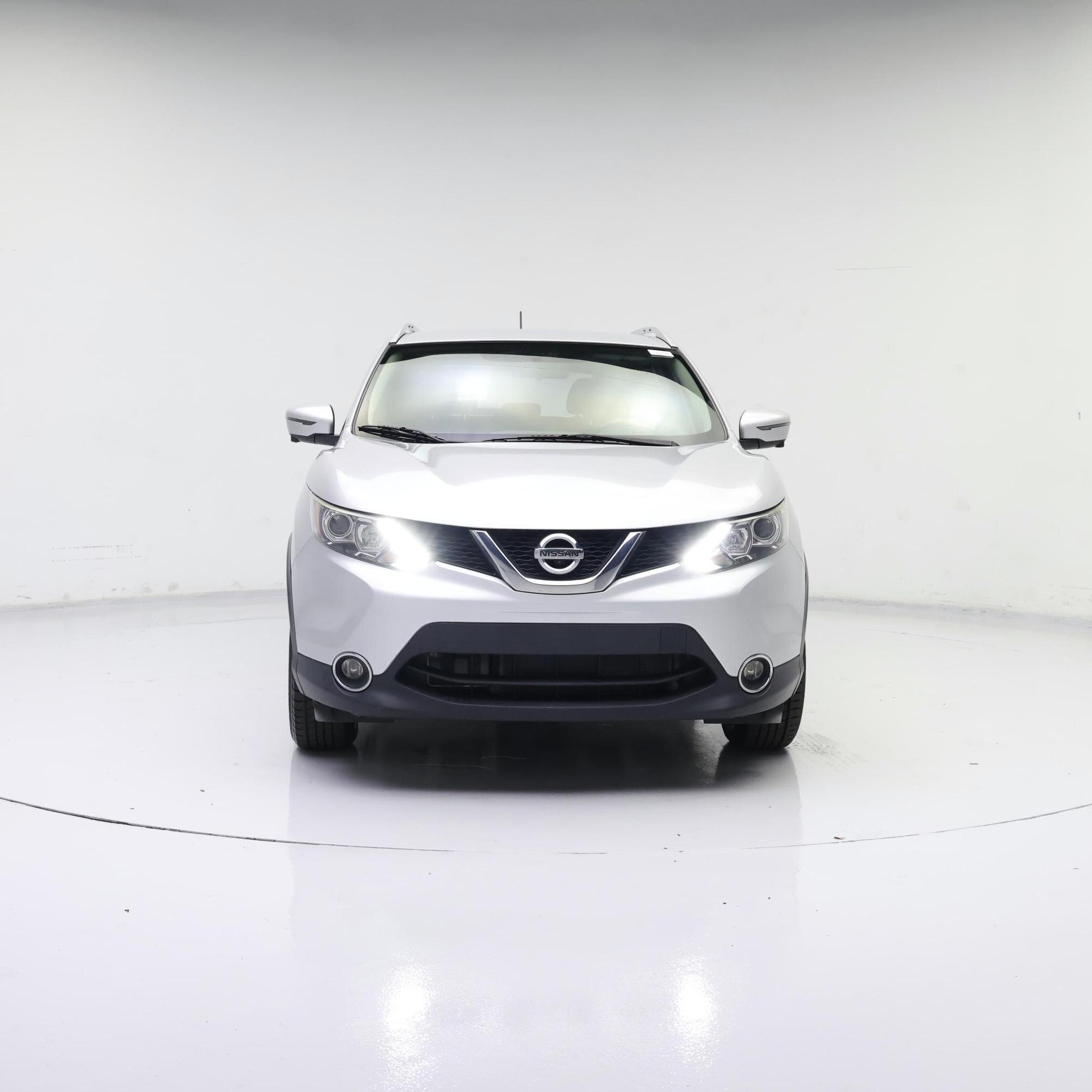 Thumbnail: 2017 Nissan Rogue Sport - 5