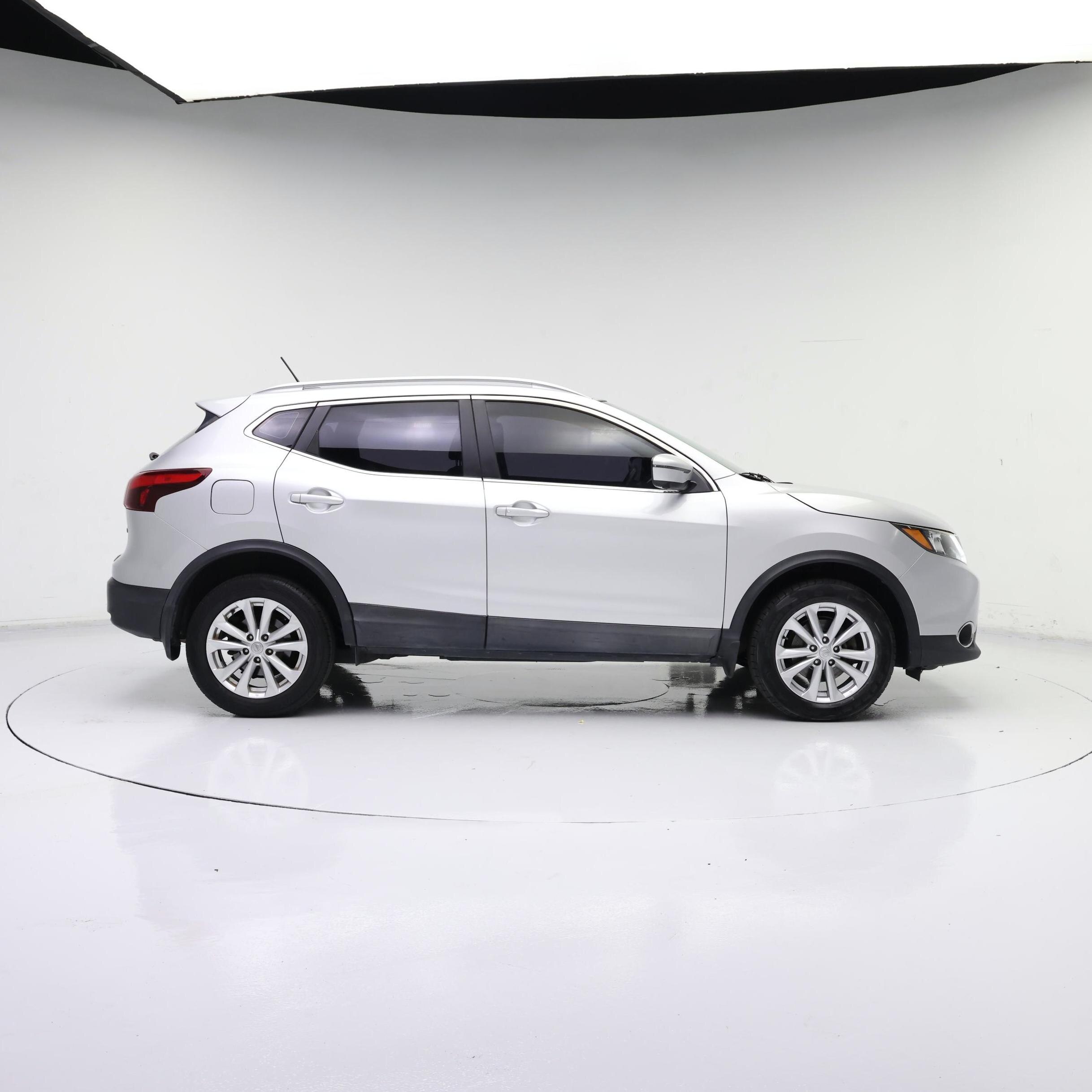 Thumbnail: 2017 Nissan Rogue Sport - 7