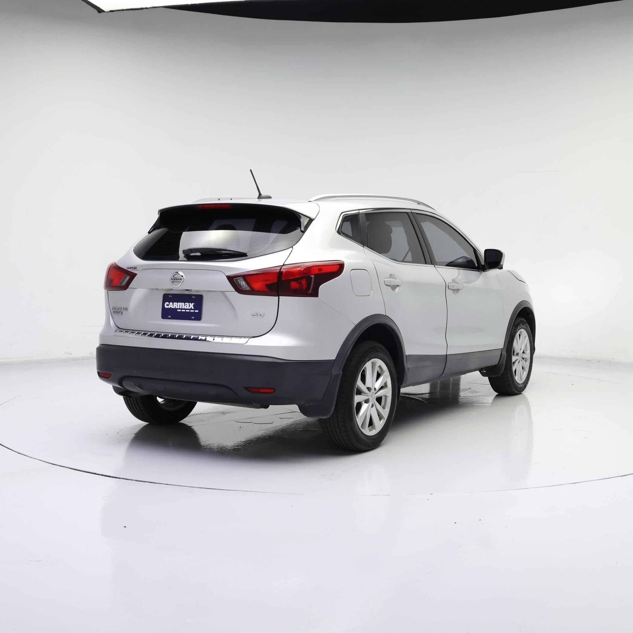 Thumbnail: 2017 Nissan Rogue Sport - 8
