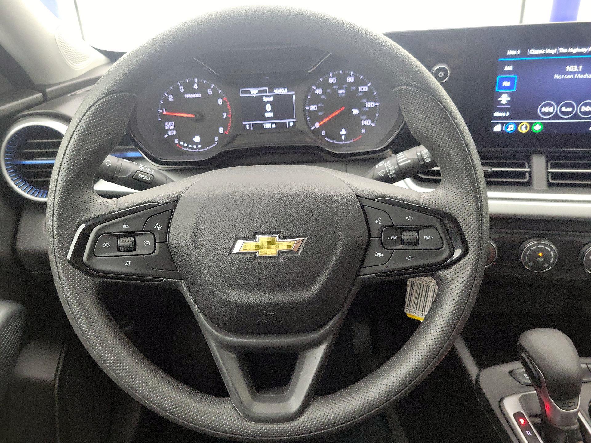 Thumbnail: 2025 Chevrolet Trax - 10