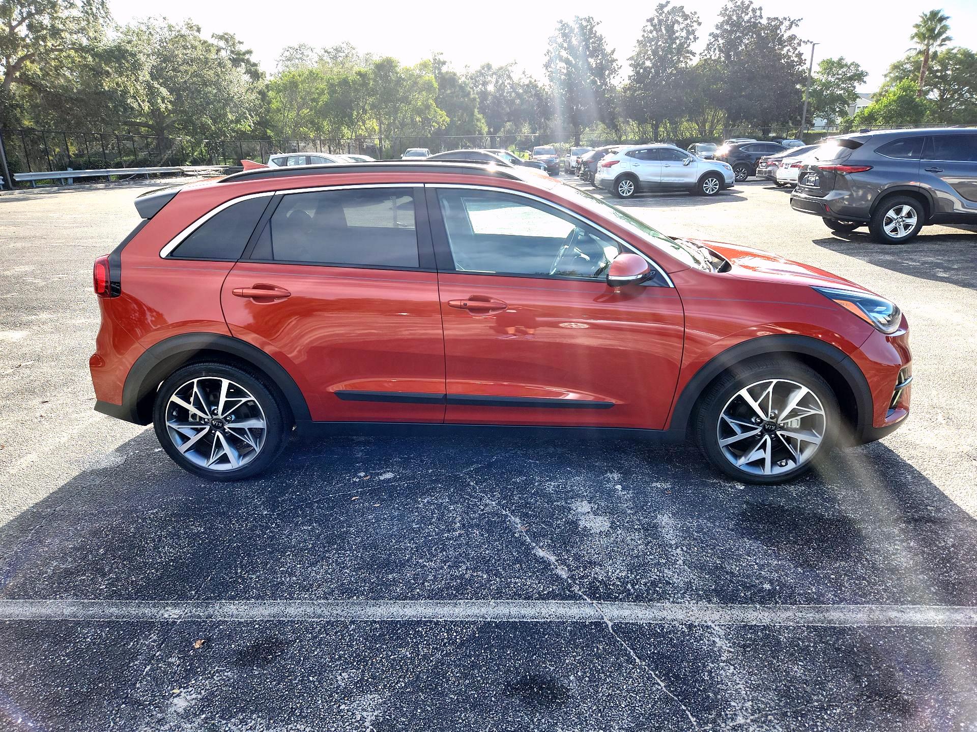 Thumbnail: 2021 Kia Niro - 4