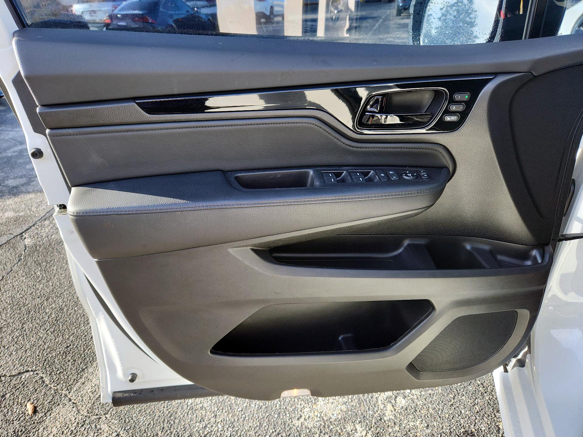 Thumbnail: 2022 Honda Odyssey - 10