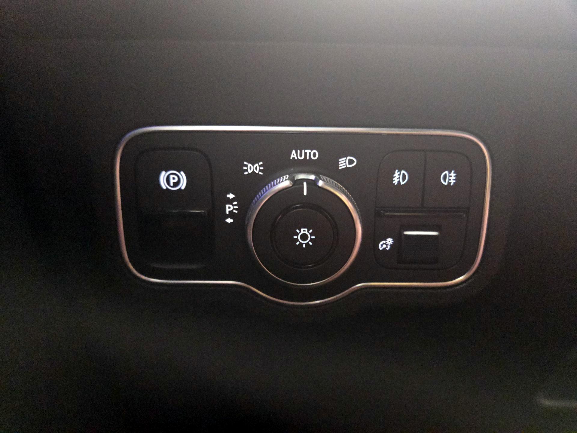 Thumbnail: 2021 Mercedes-Benz GLB - 13