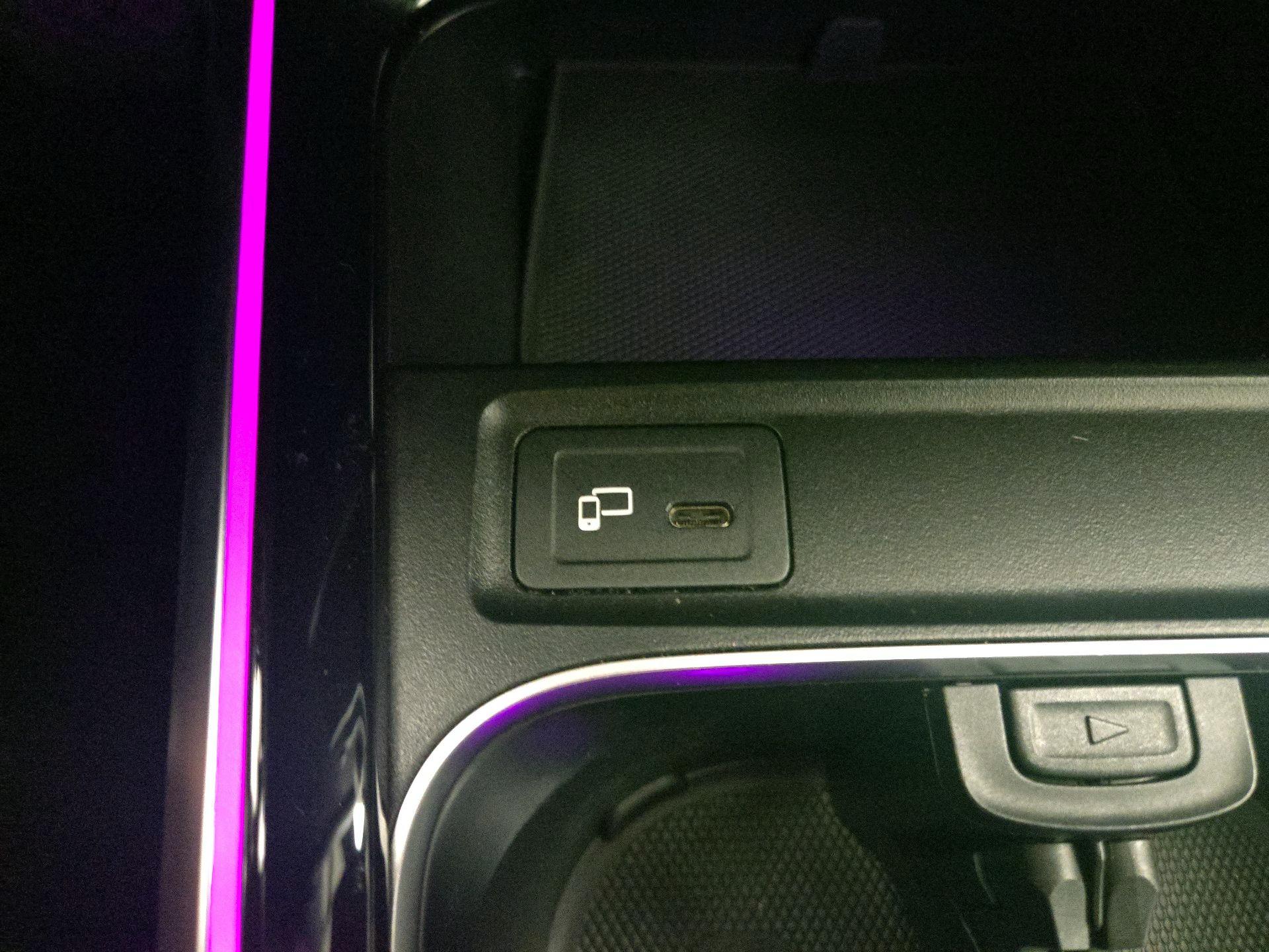 Thumbnail: 2021 Mercedes-Benz GLB - 18