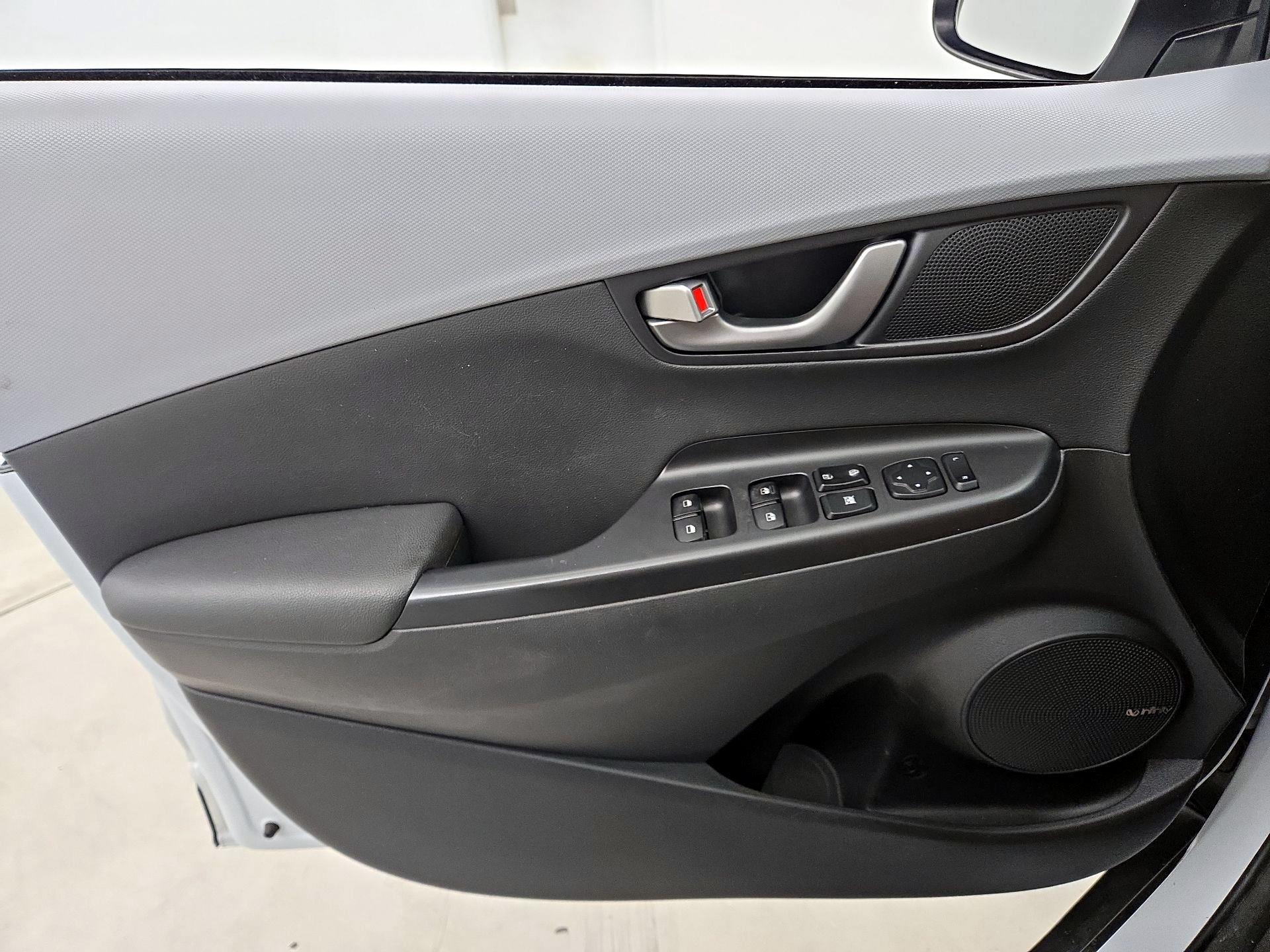 Thumbnail: 2020 Hyundai Kona - 12