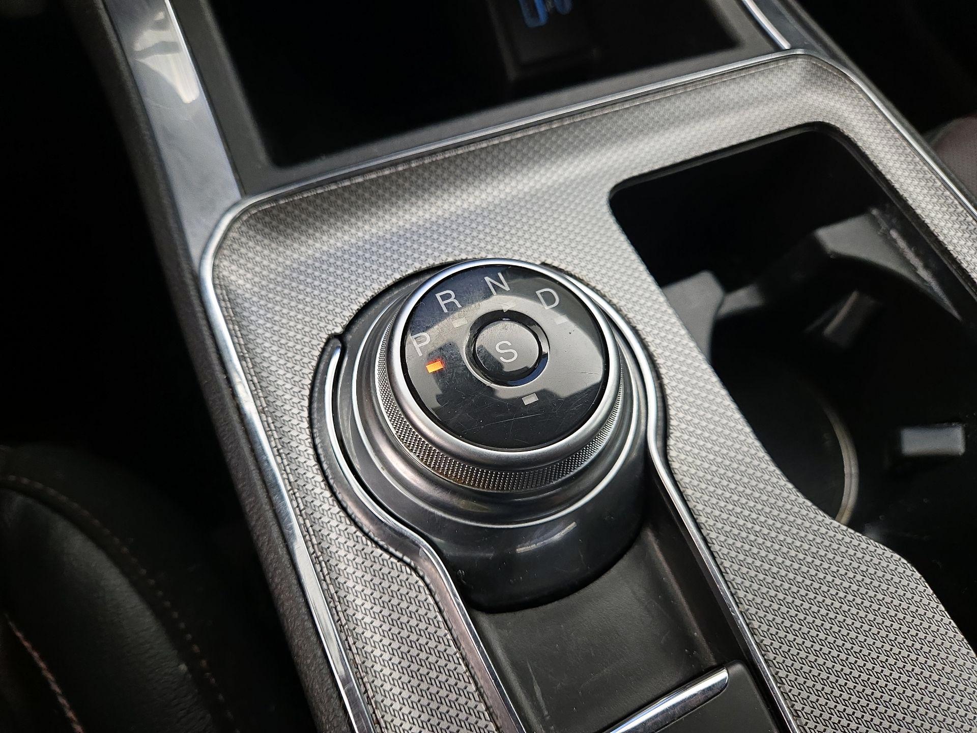 Thumbnail: 2021 Ford Edge - 17