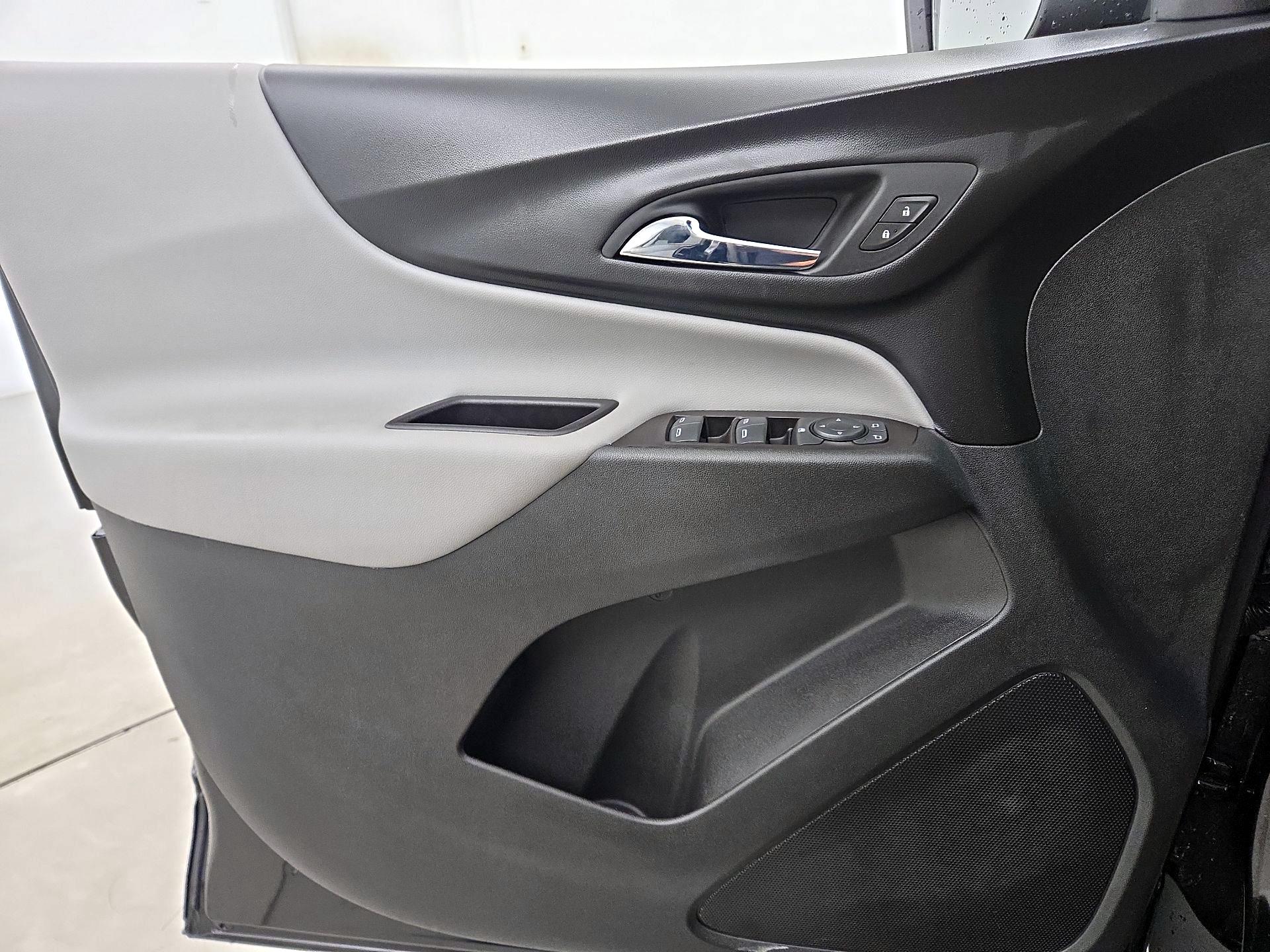 Thumbnail: 2022 Chevrolet Equinox - 12