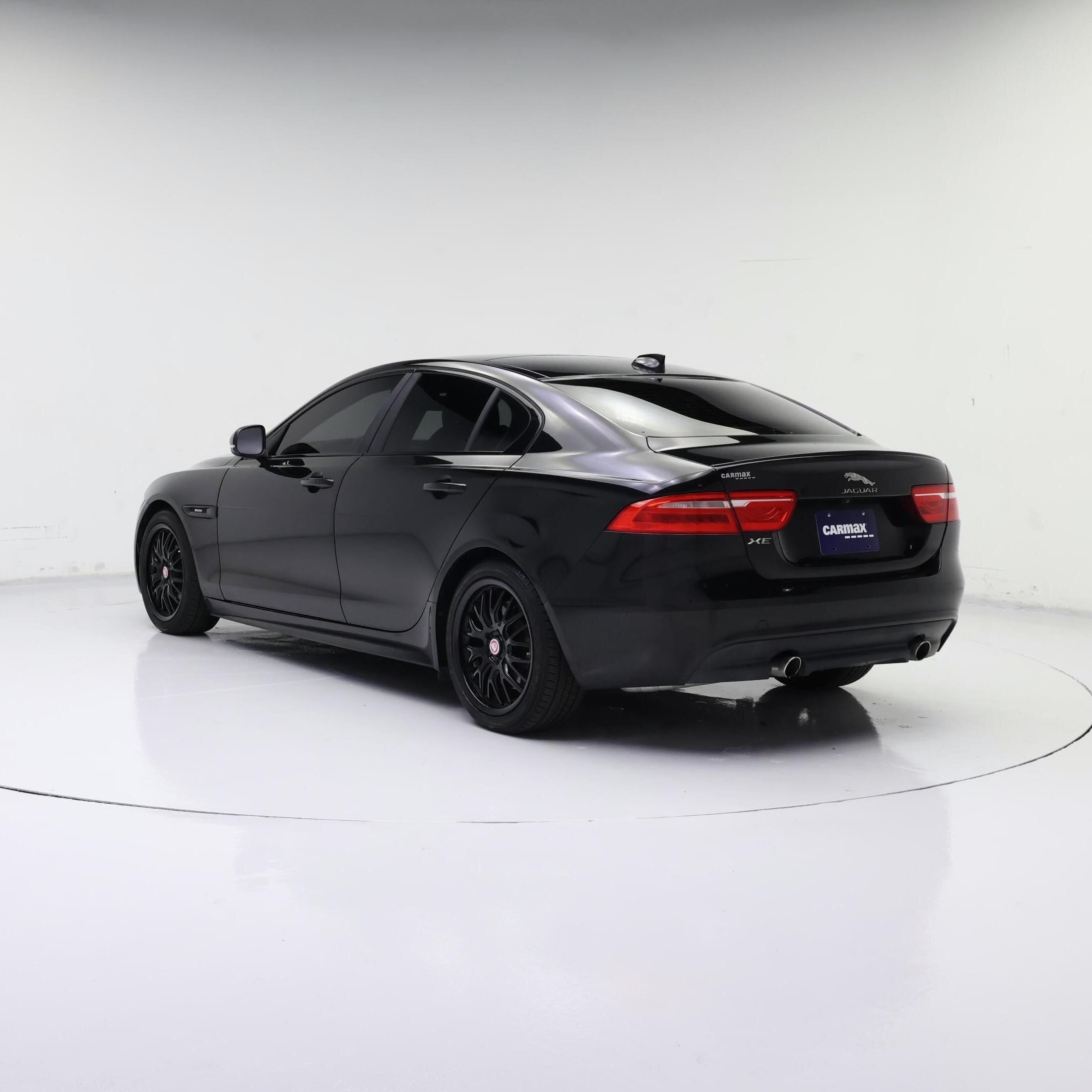 Thumbnail: 2017 Jaguar XE - 2