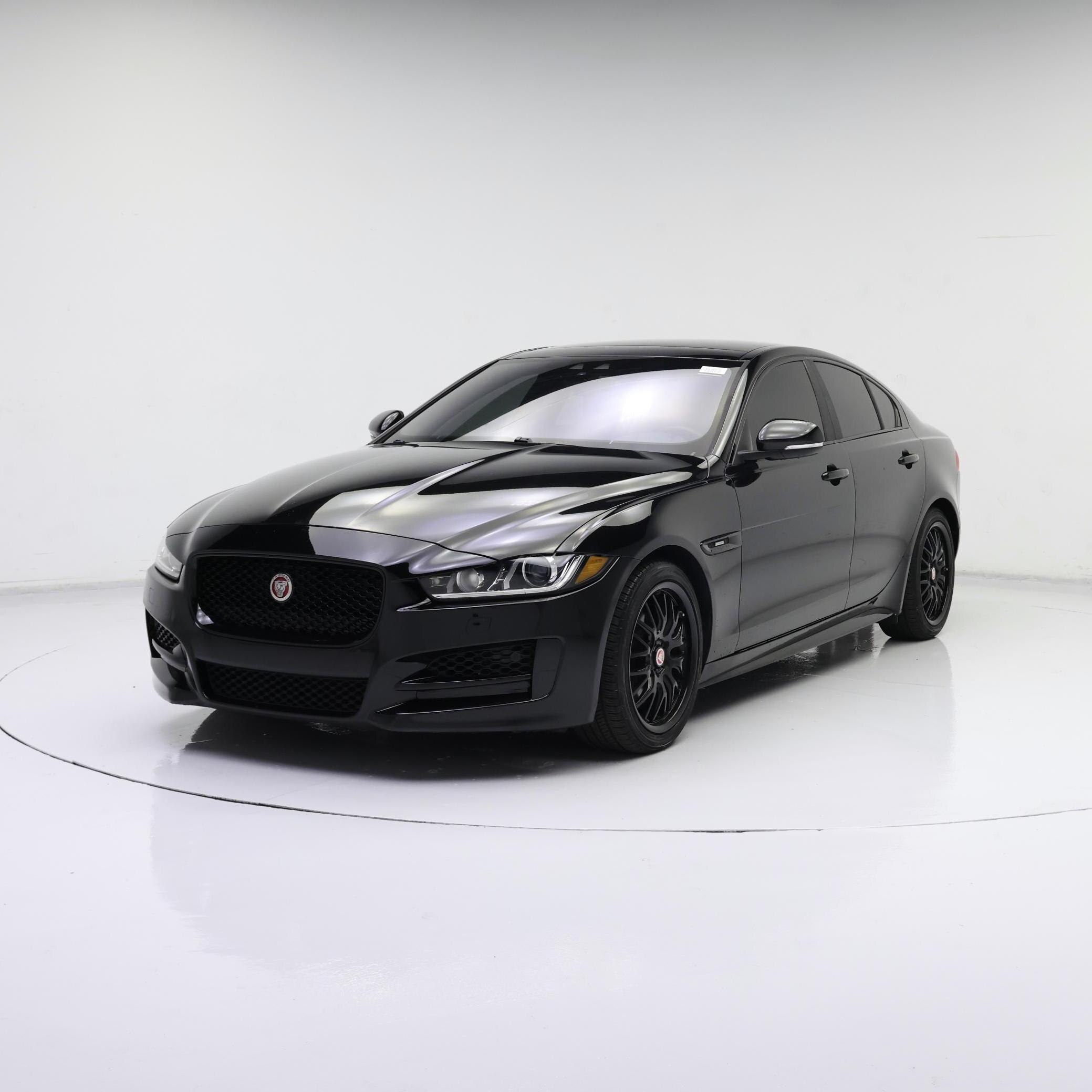 Thumbnail: 2017 Jaguar XE - 4