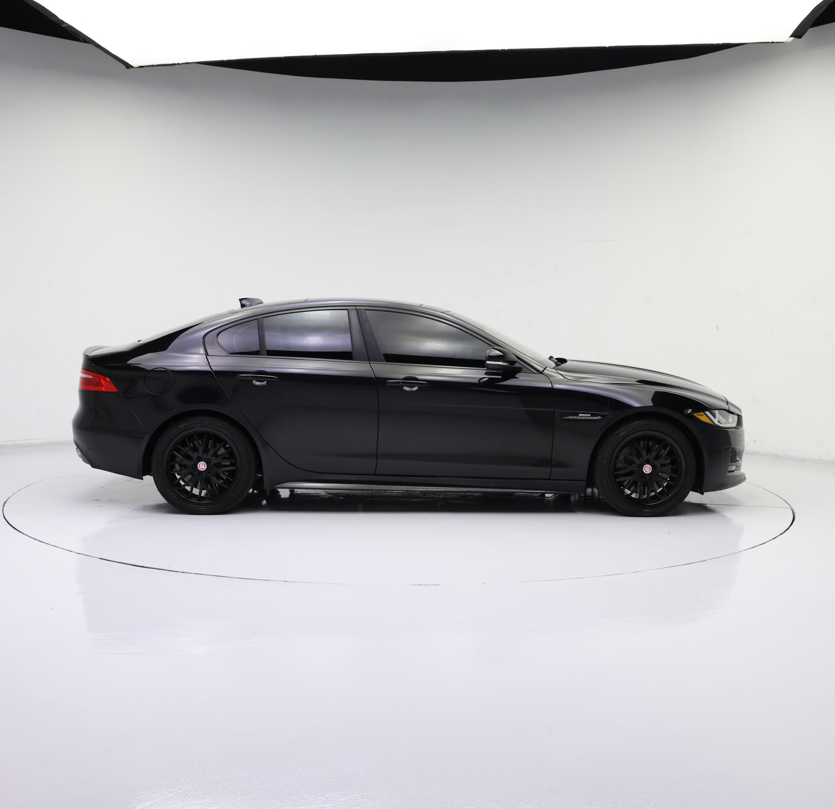 Thumbnail: 2017 Jaguar XE - 7