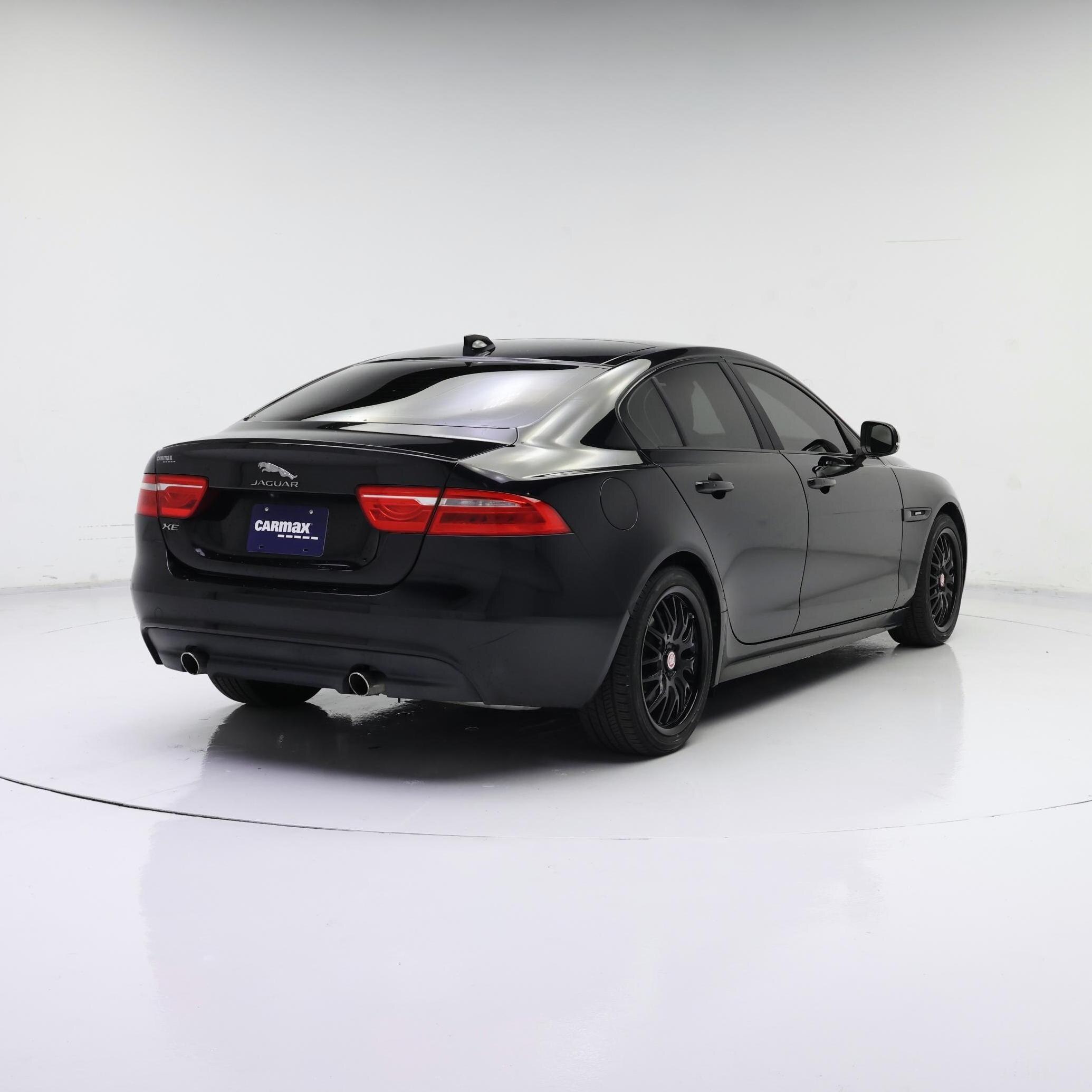 Thumbnail: 2017 Jaguar XE - 8