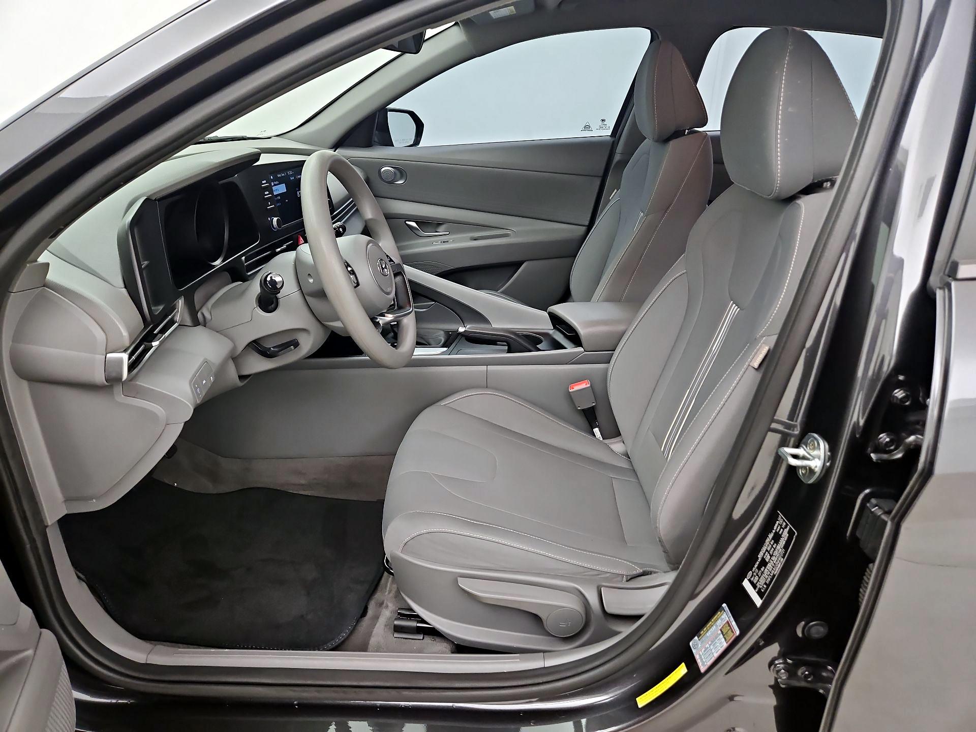 Thumbnail: 2022 Hyundai Elantra - 11