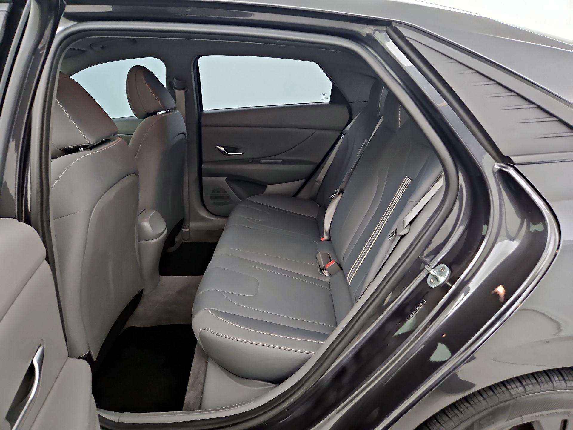 Thumbnail: 2022 Hyundai Elantra - 19