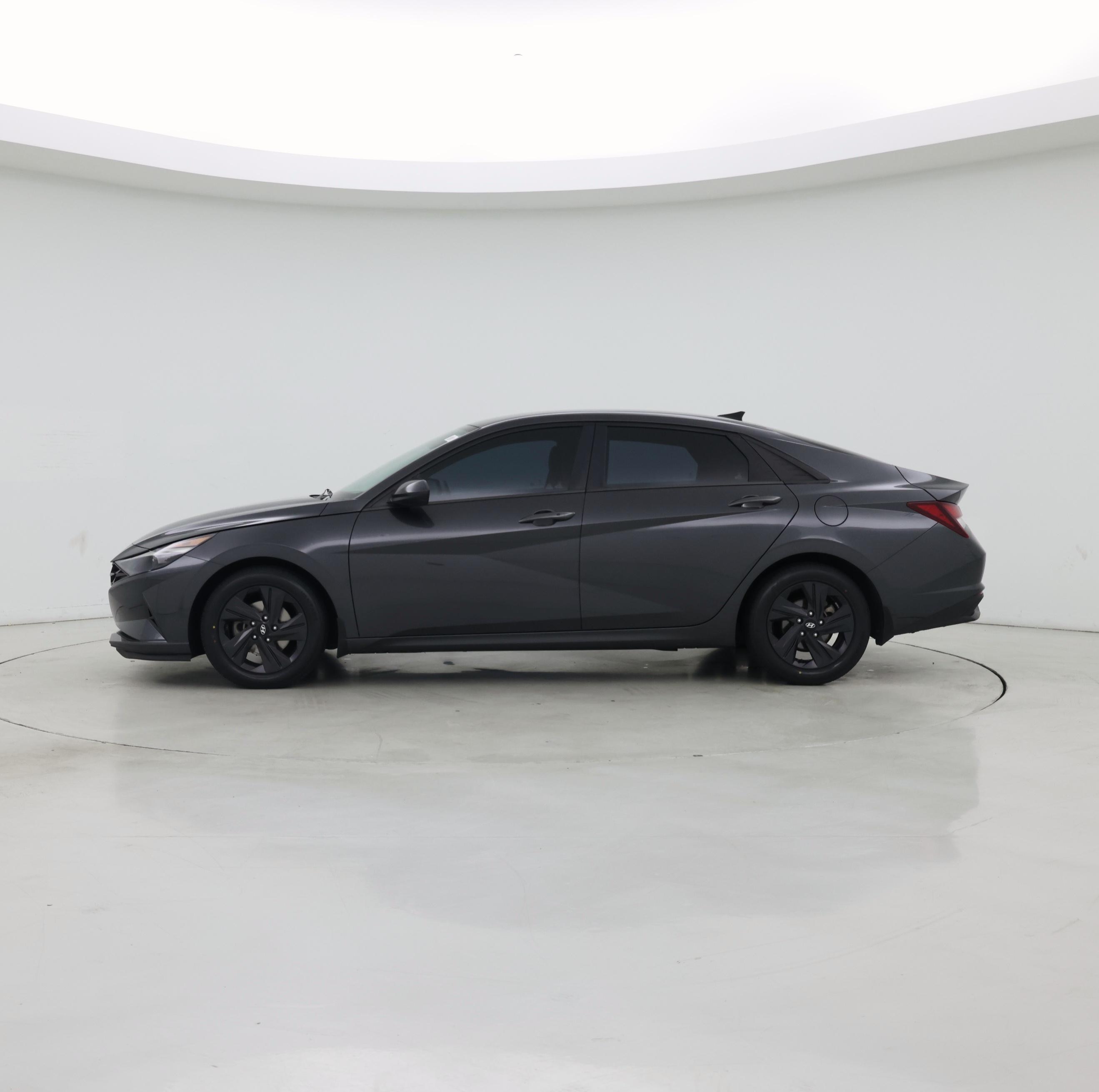 Thumbnail: 2022 Hyundai Elantra - 3
