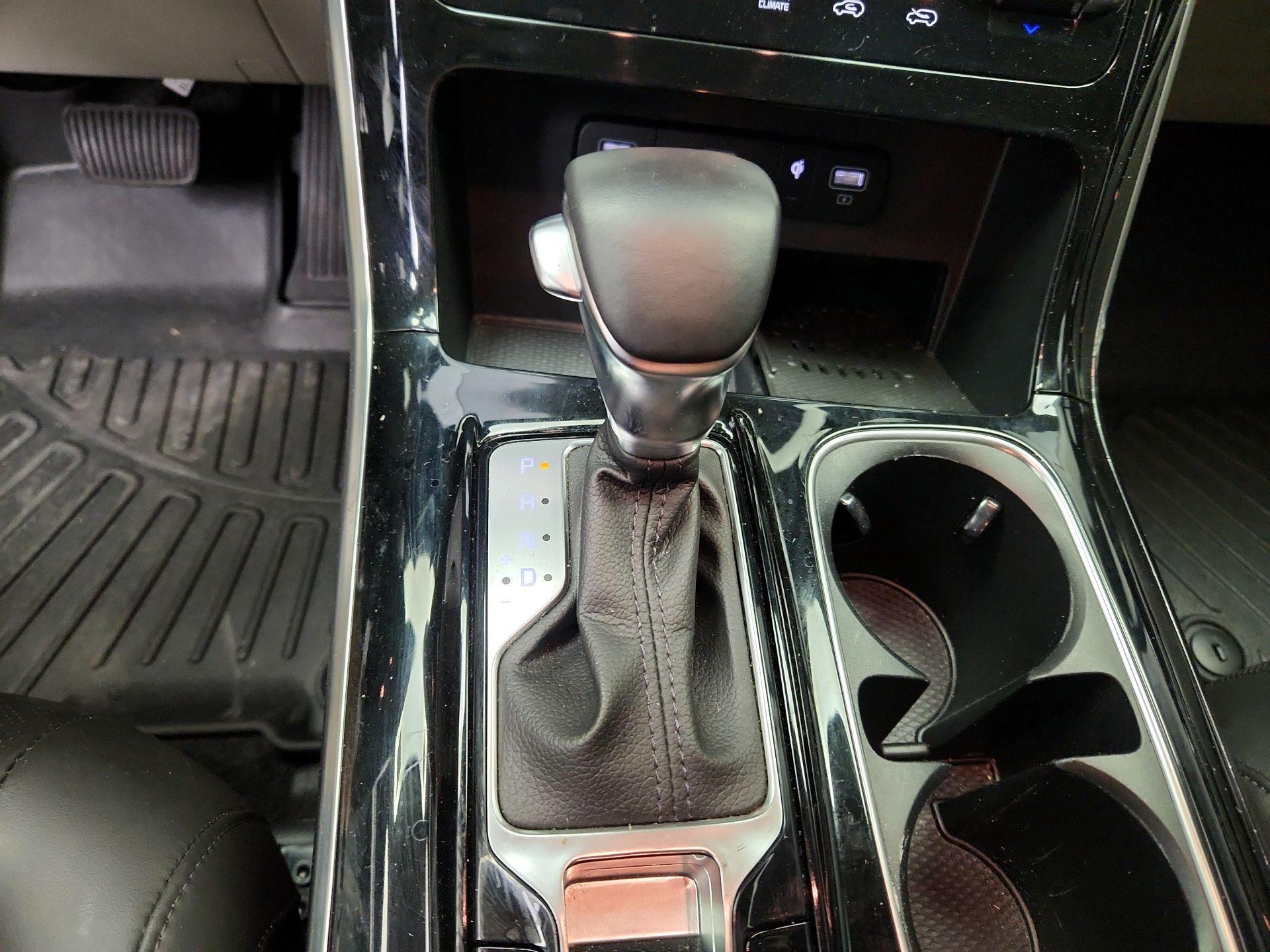 Thumbnail: 2022 Kia Carnival - 18