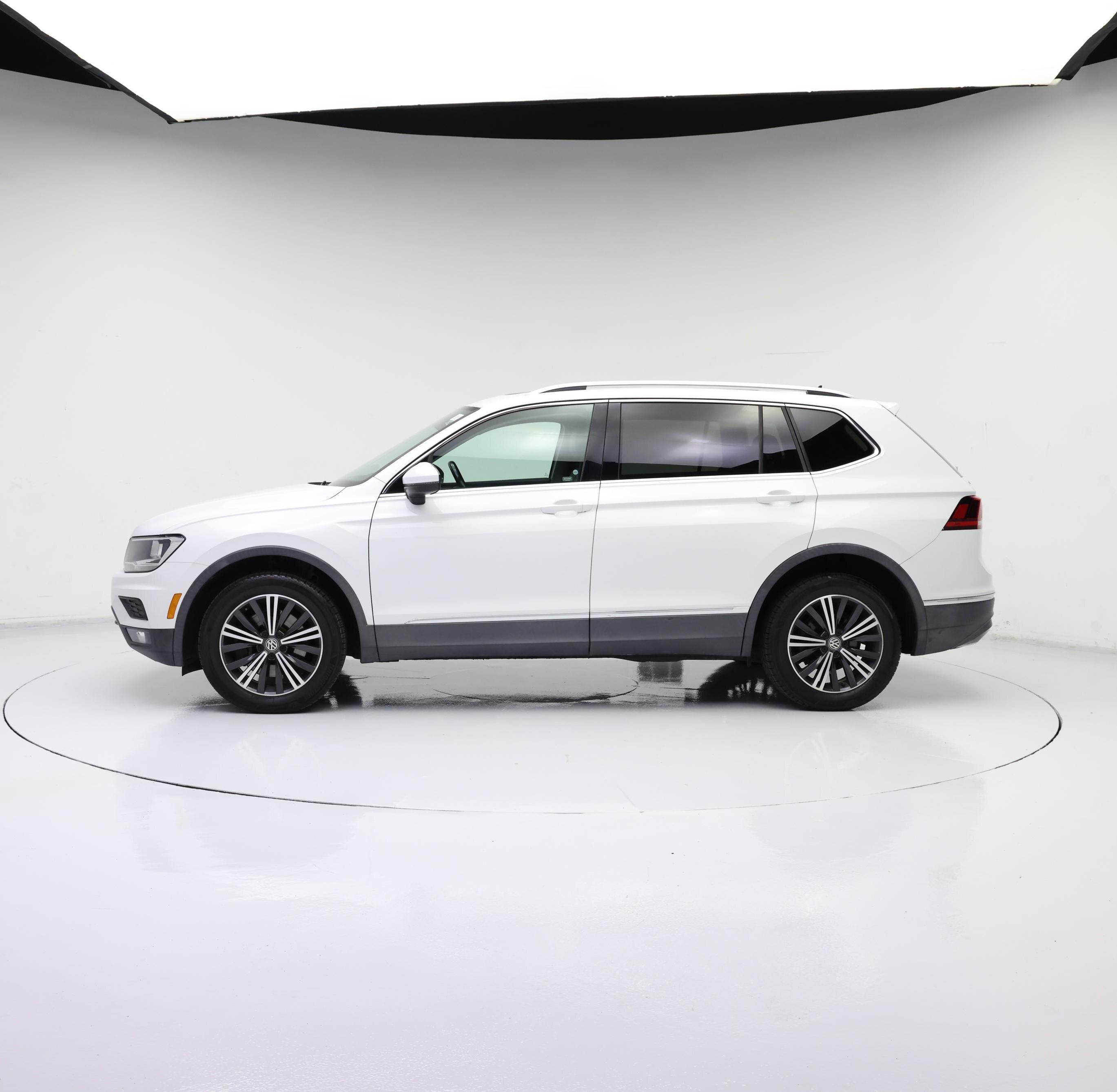 Thumbnail: 2018 Volkswagen Tiguan - 3