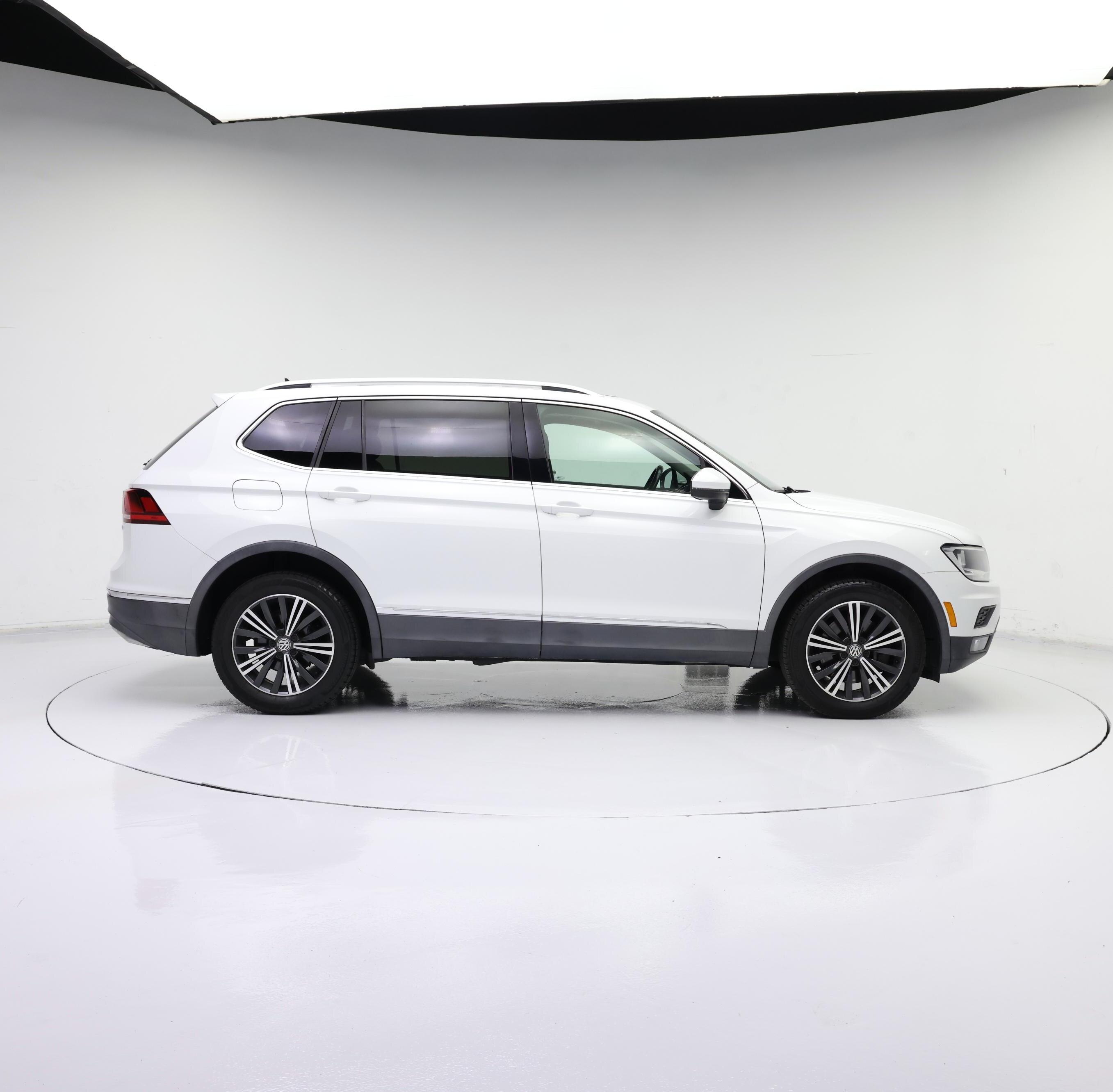 Thumbnail: 2018 Volkswagen Tiguan - 7
