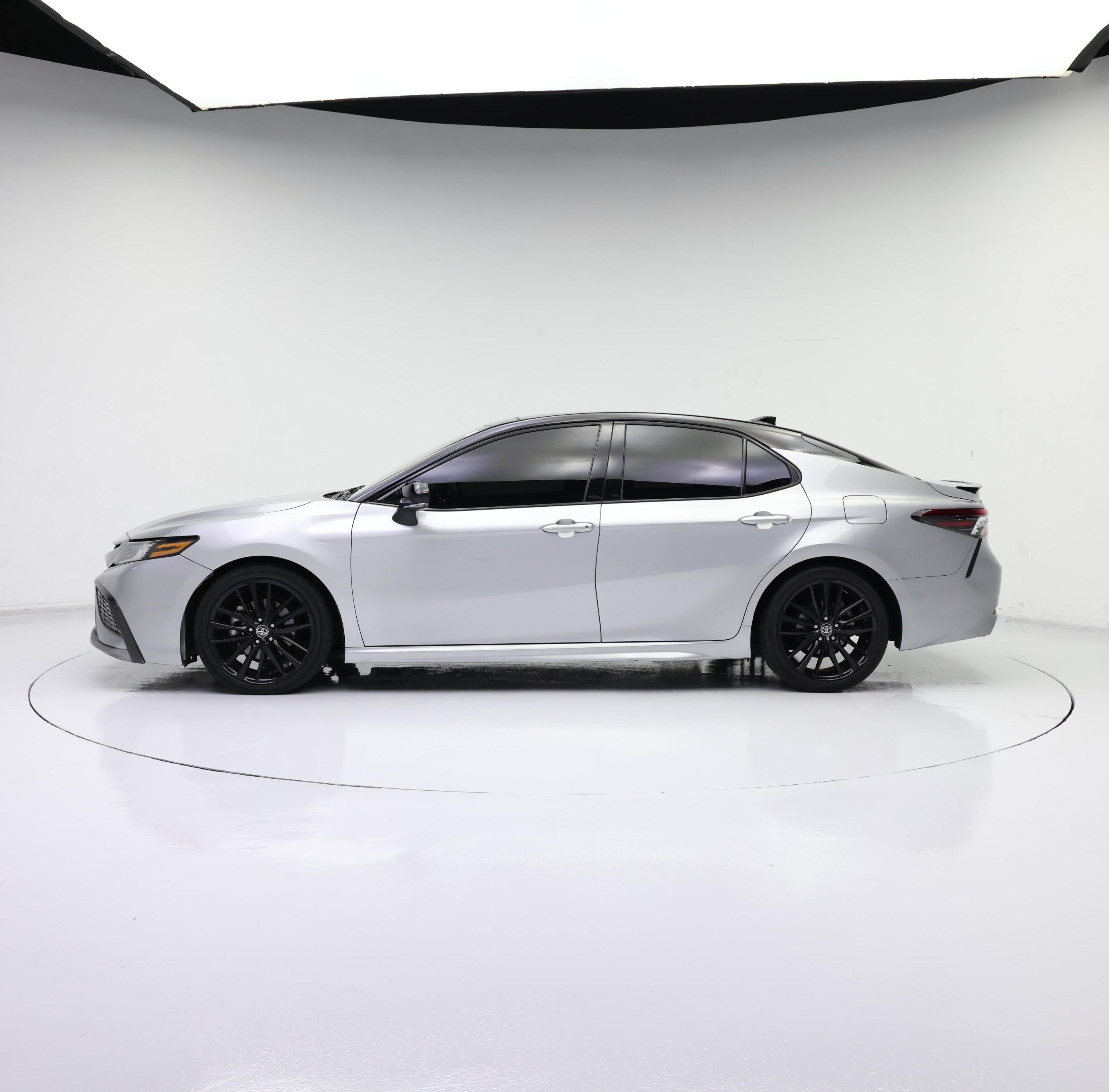 Thumbnail: 2021 Toyota Camry - 3