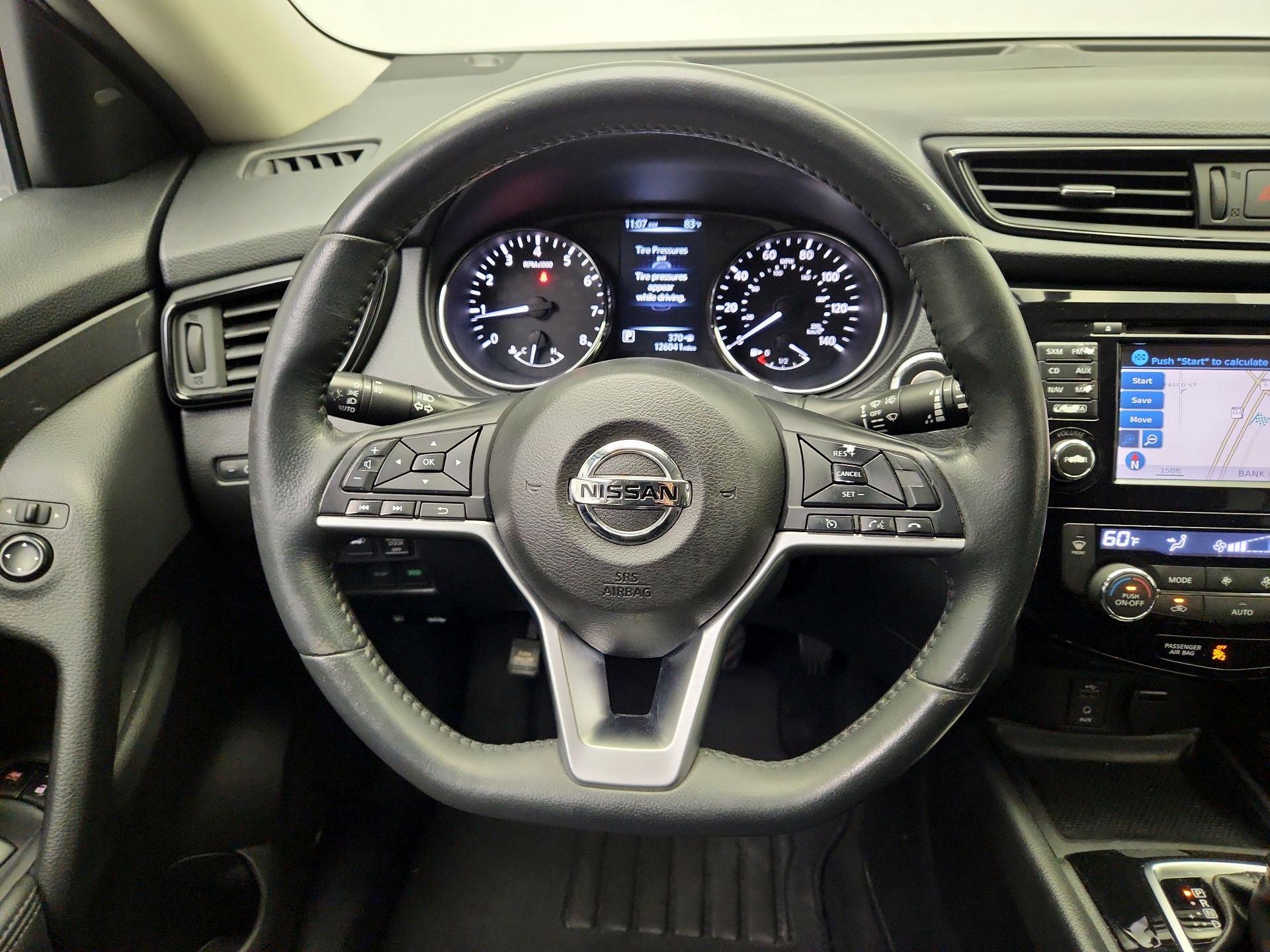 Thumbnail: 2017 Nissan Rogue - 10